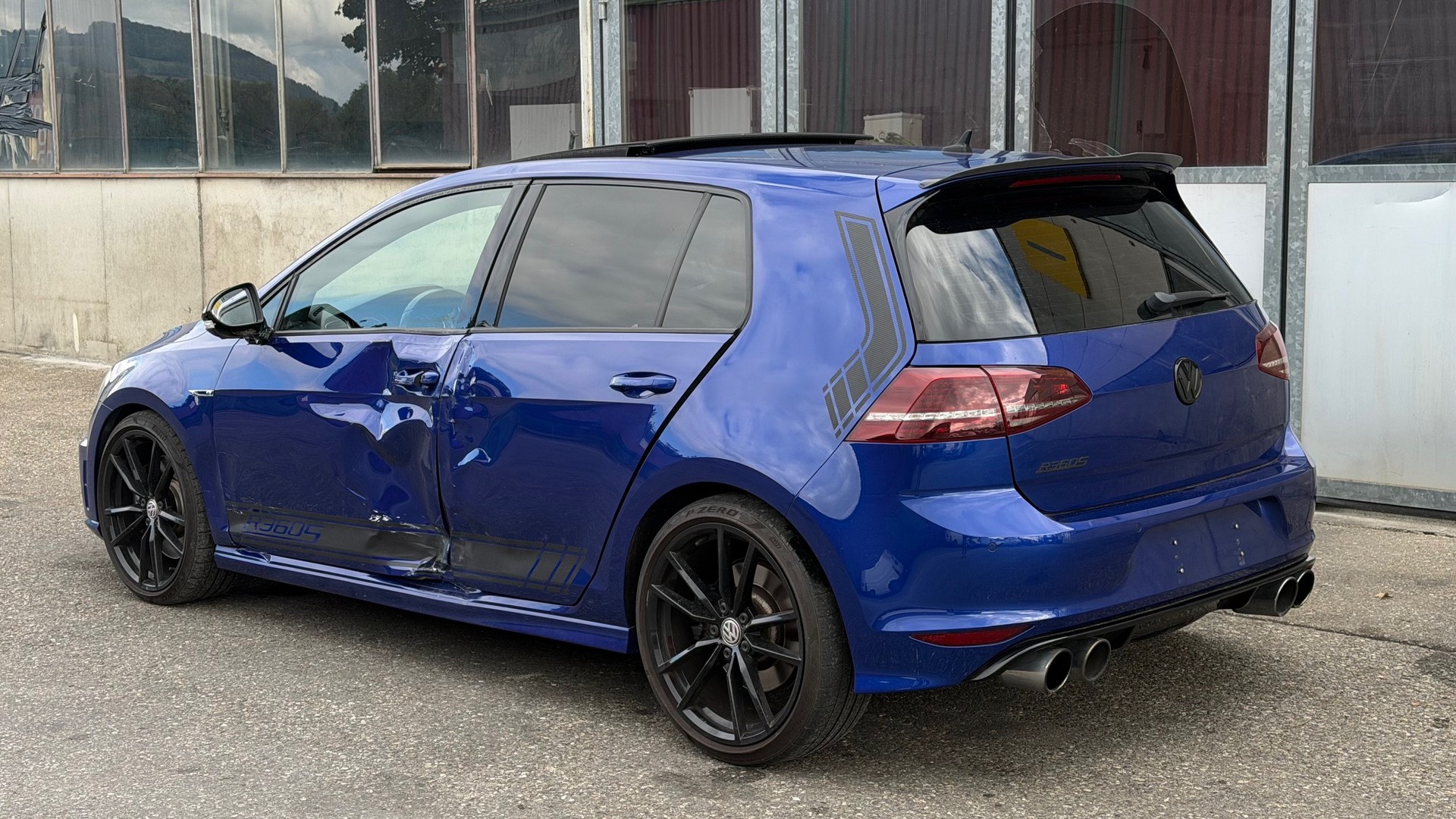 VW Golf 2.0 TSI R 4Motion DSG-image-4