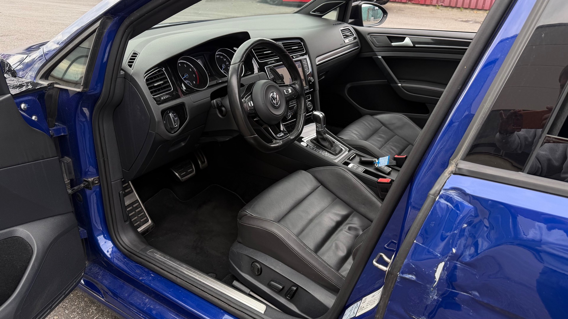 VW Golf 2.0 TSI R 4Motion DSG-image-10