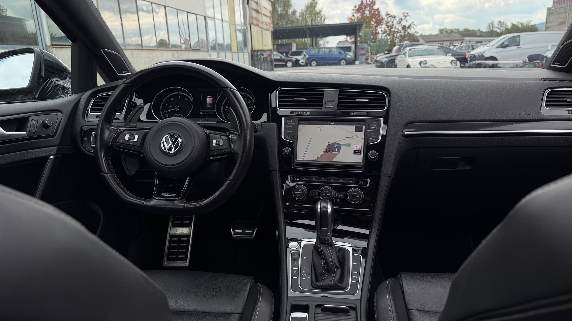 VW Golf 2.0 TSI R 4Motion DSG-image-9