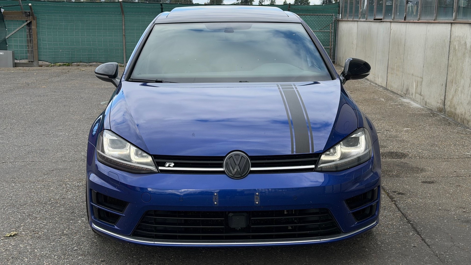 VW Golf 2.0 TSI R 4Motion DSG-image-1