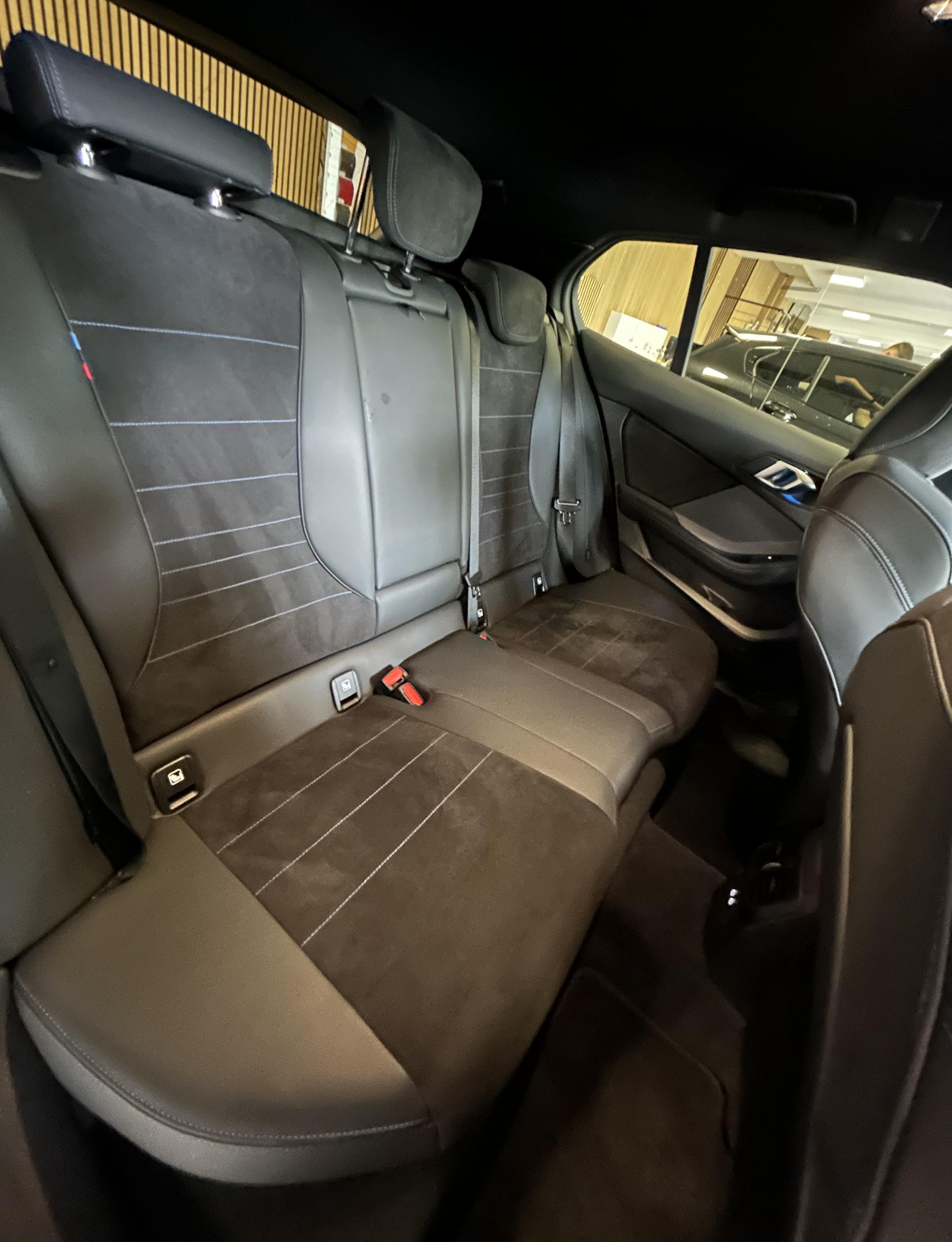 BMW 1er Reihe F70 M135i xDrive-image-24