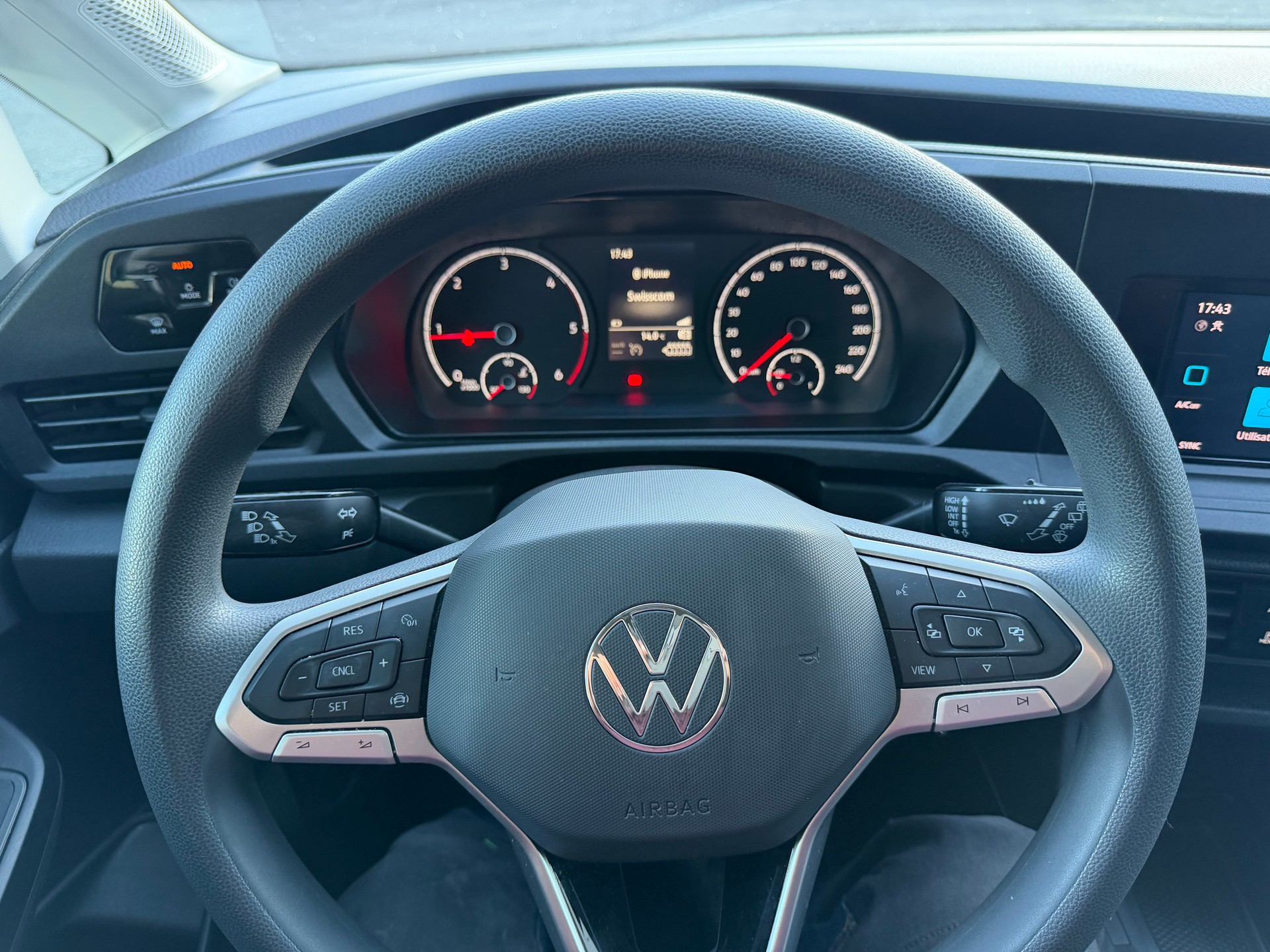 VW Caddy Maxi 2.0 TDI Liberty 4Motion-image-12