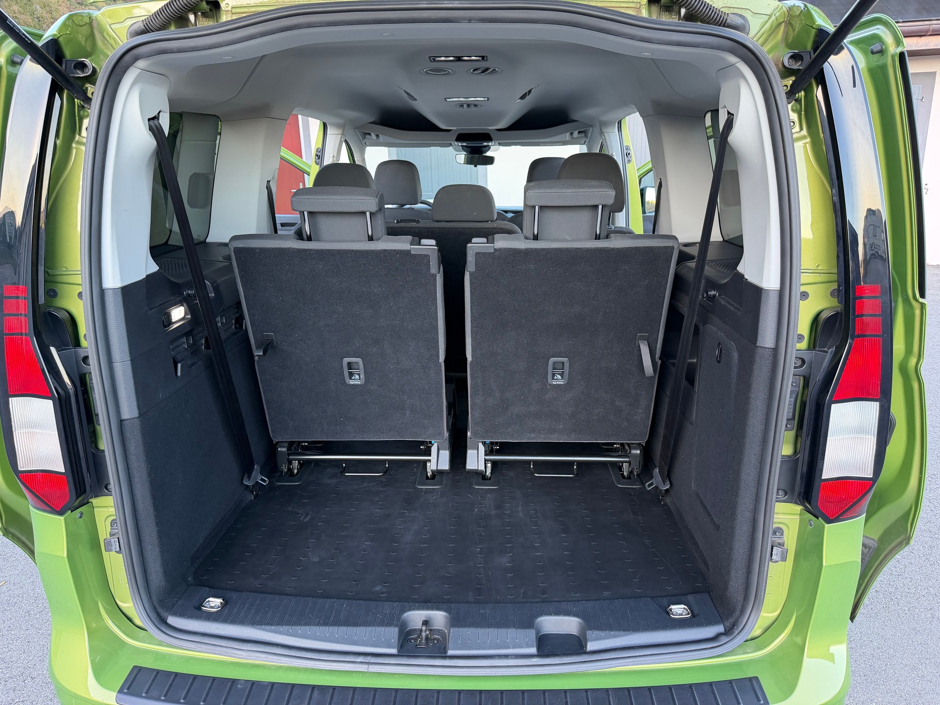 VW Caddy Maxi 2.0 TDI Liberty 4Motion-image-11