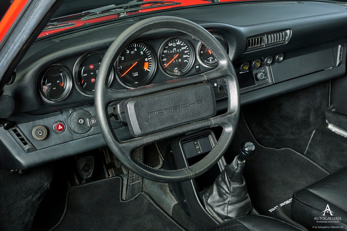 PORSCHE 911 Carrera Targa-image-8