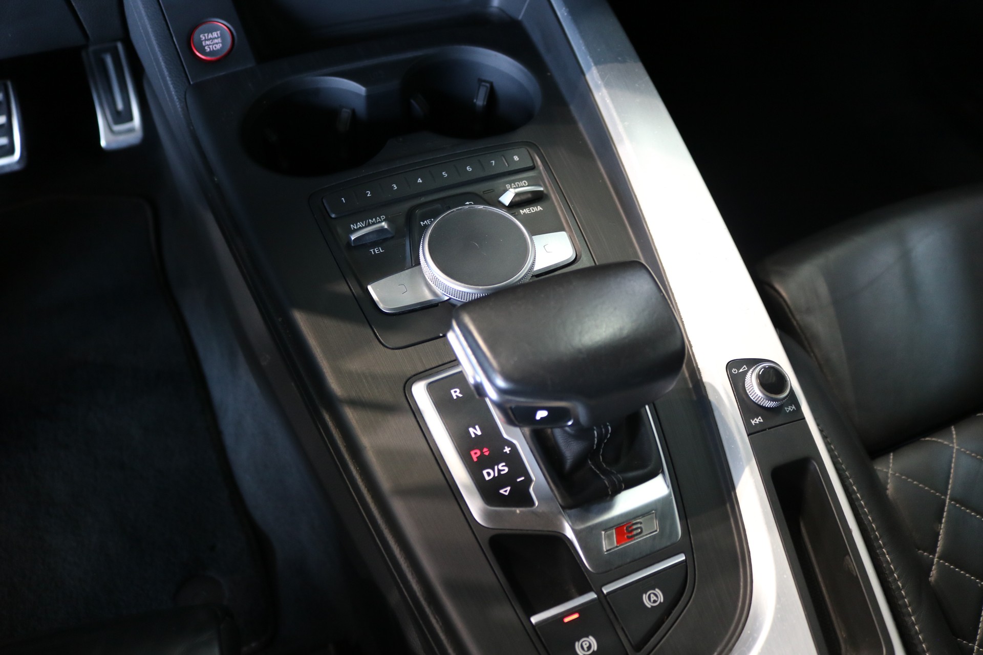 AUDI S4 Avant 3.0 TFSI quattro tiptronic-image-40