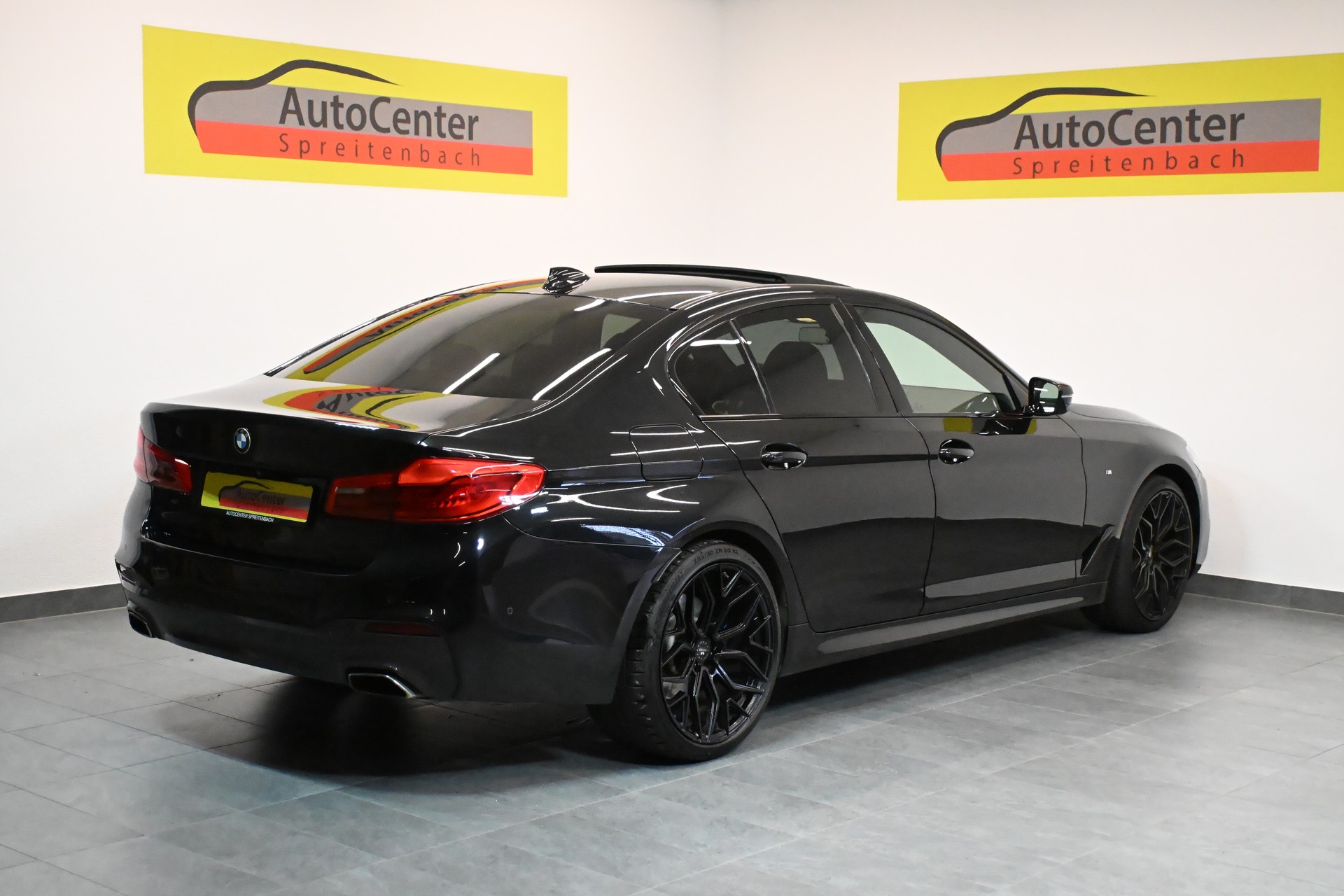 BMW 520d xDrive Steptronic M-SPORTPAKET-image-12