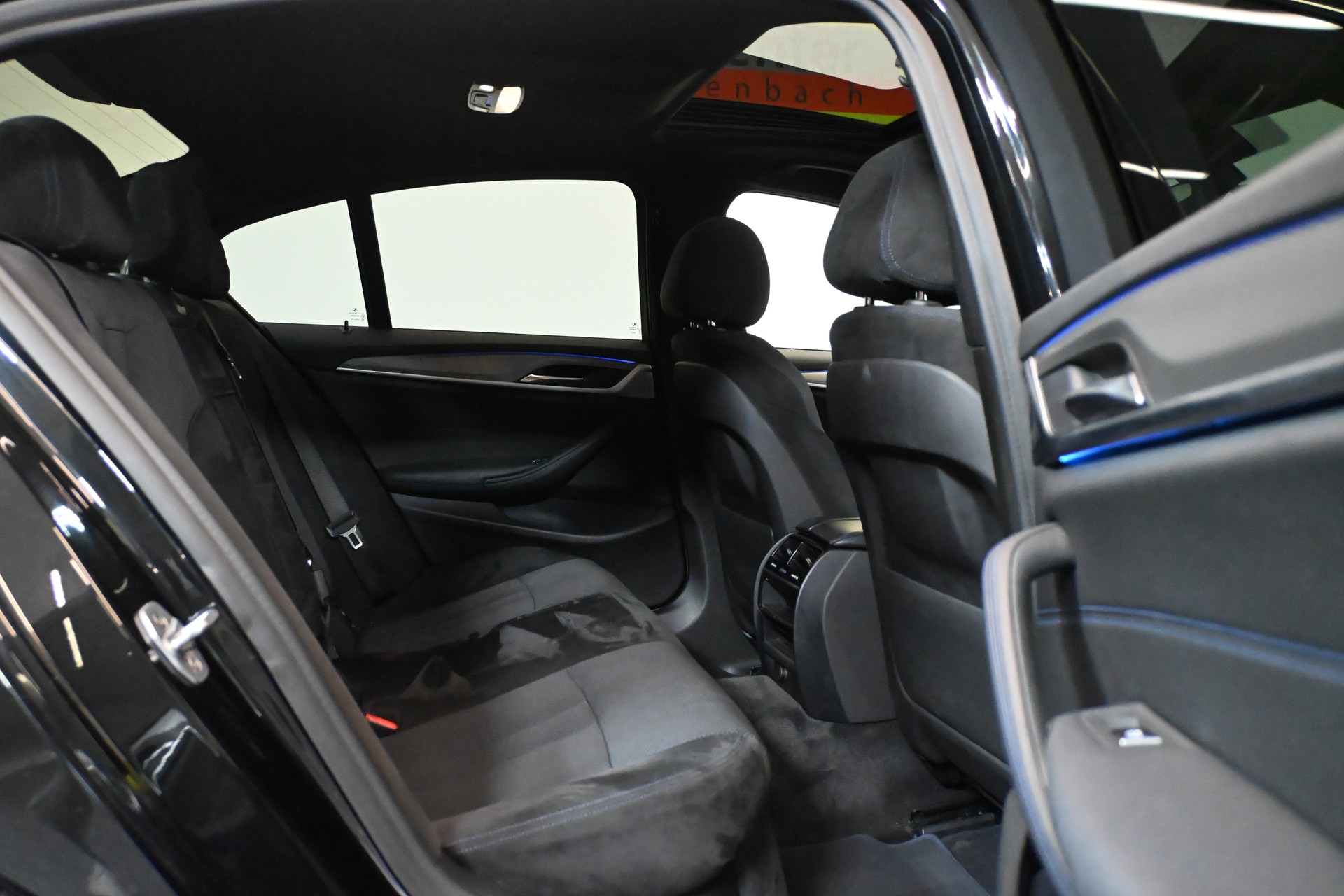 BMW 520d xDrive Steptronic M-SPORTPAKET-image-7