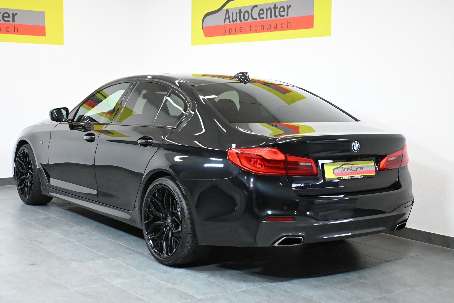 BMW 520d xDrive Steptronic M-SPORTPAKET-image-10