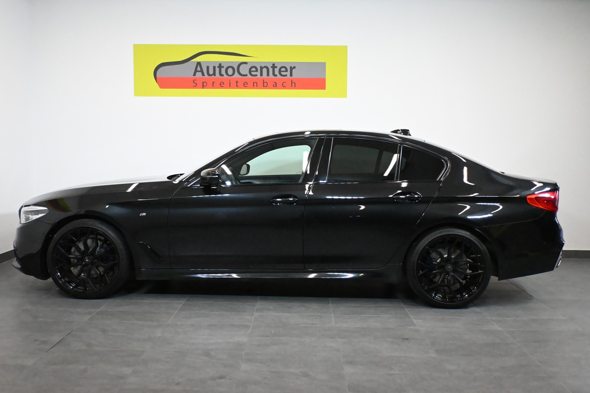 BMW 520d xDrive Steptronic M-SPORTPAKET-image-11