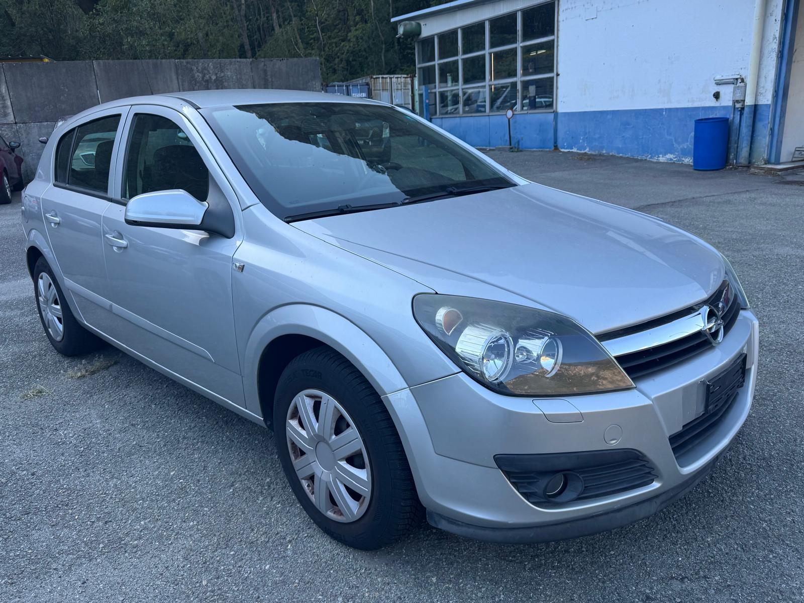 OPEL Astra 1.8i 16V Cosmo-image-1