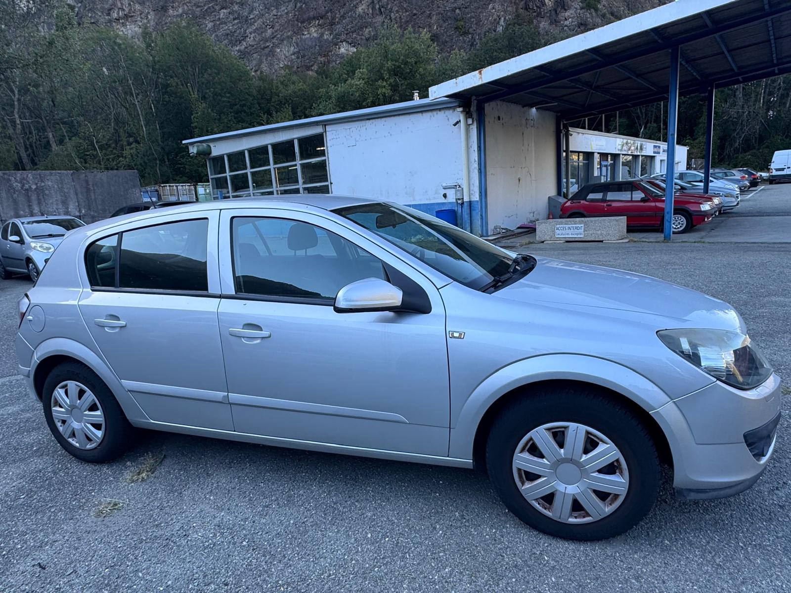 OPEL Astra 1.8i 16V Cosmo-image-3