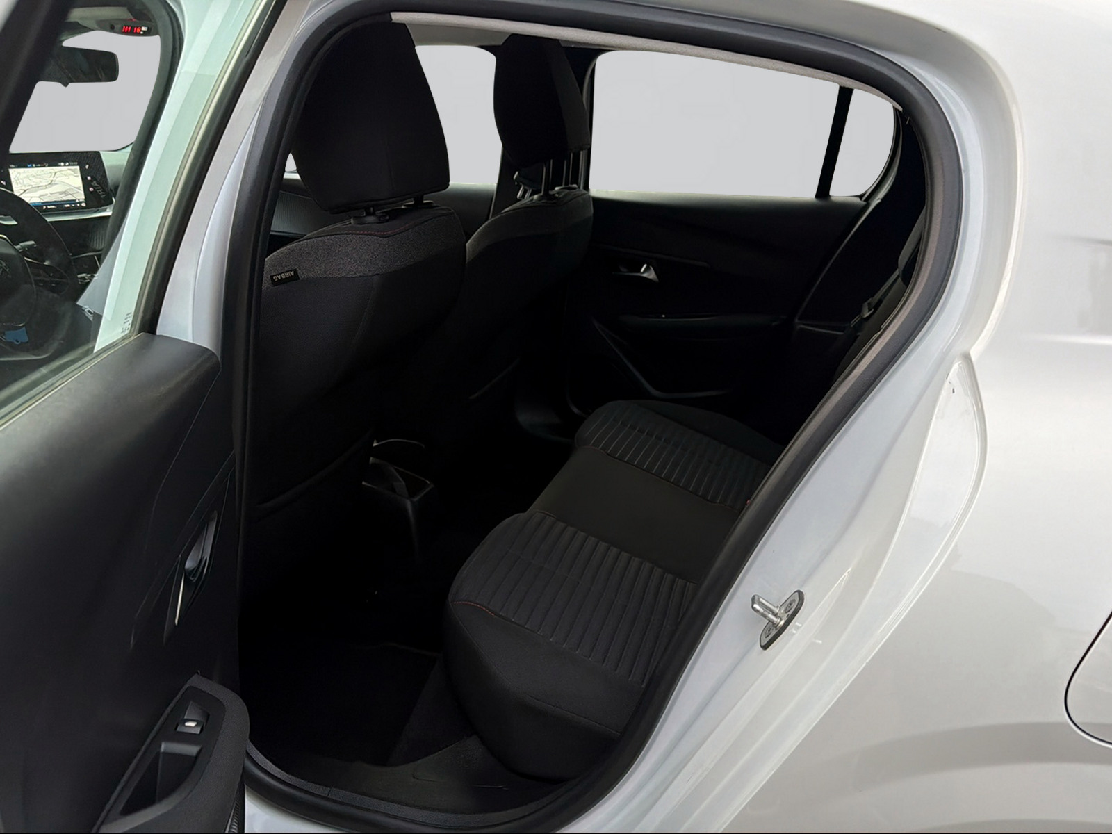 PEUGEOT 208 1.2 PureTech Active Pack EAT8-image-12