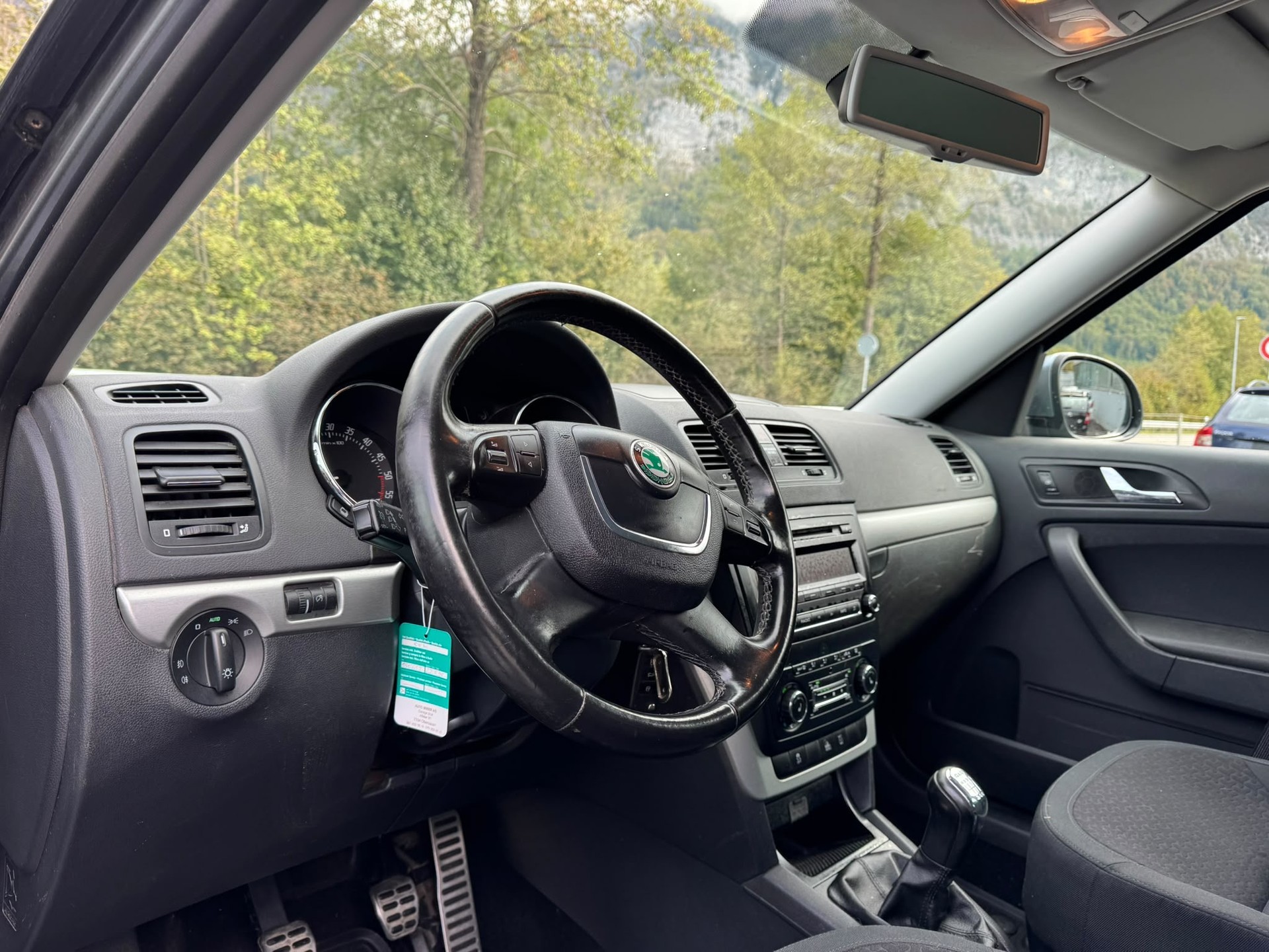 SKODA Yeti 2.0 TDI Ambition 4x4-image-5