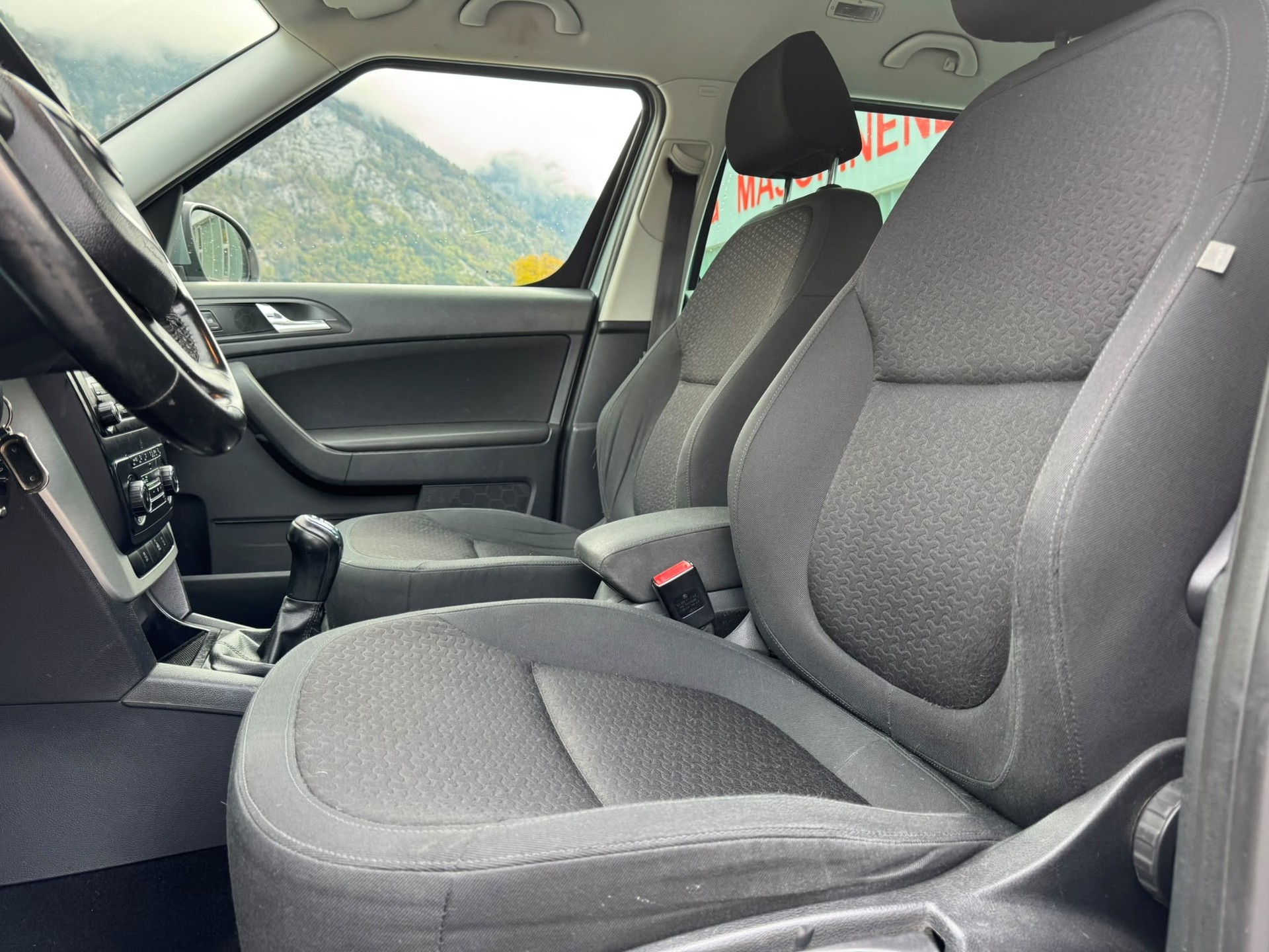 SKODA Yeti 2.0 TDI Ambition 4x4-image-4