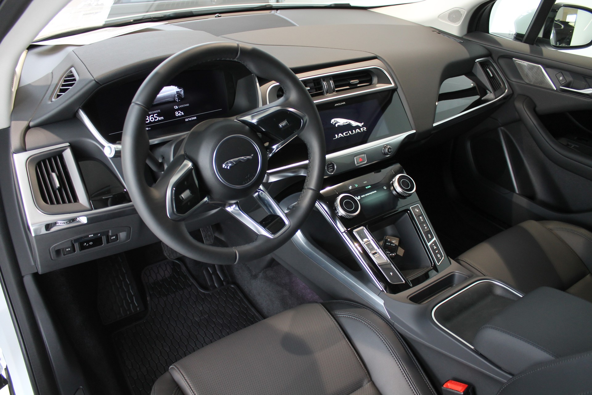 JAGUAR I-Pace EV400 S AWD-image-3