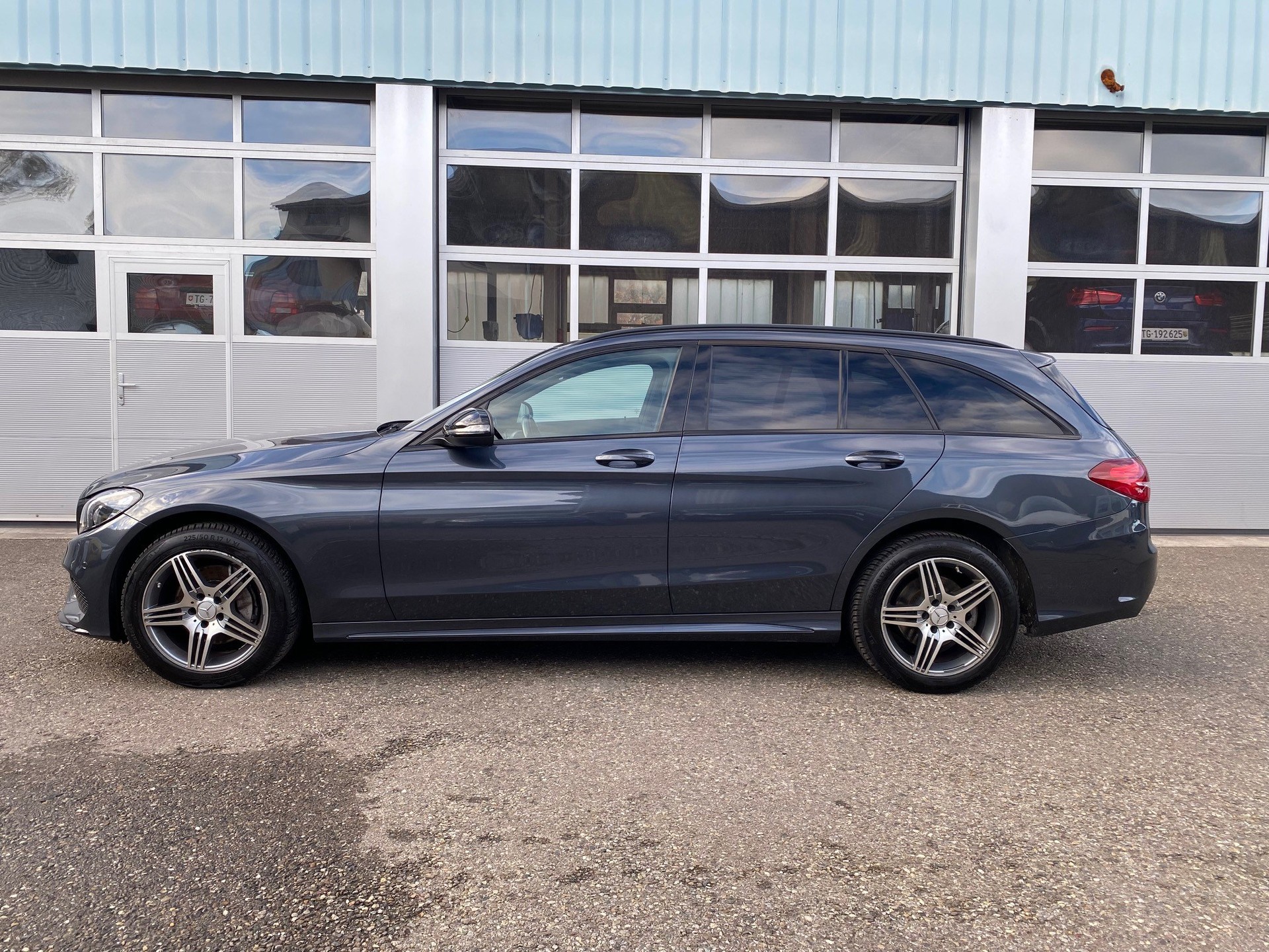 MERCEDES-BENZ C 200 AMG Line 7G-Tronic-image-11