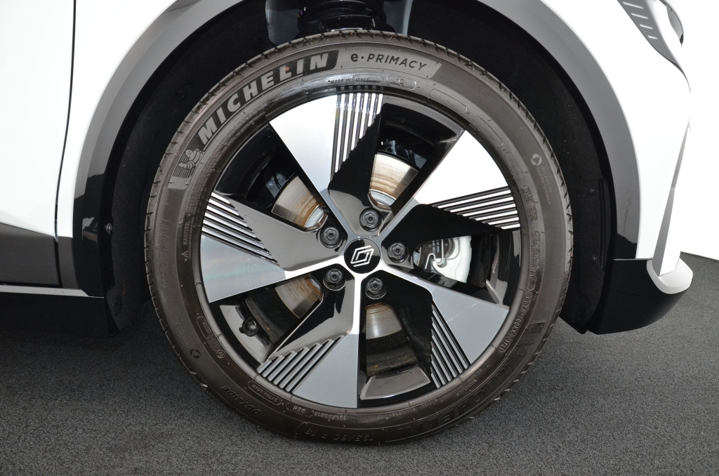 RENAULT Megane E-Tech EV60 *EQUILIBRE*-image-9