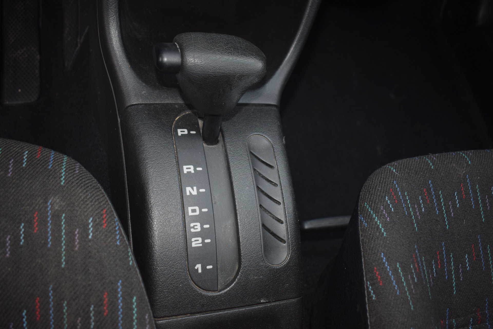 VW GOLF-image-7