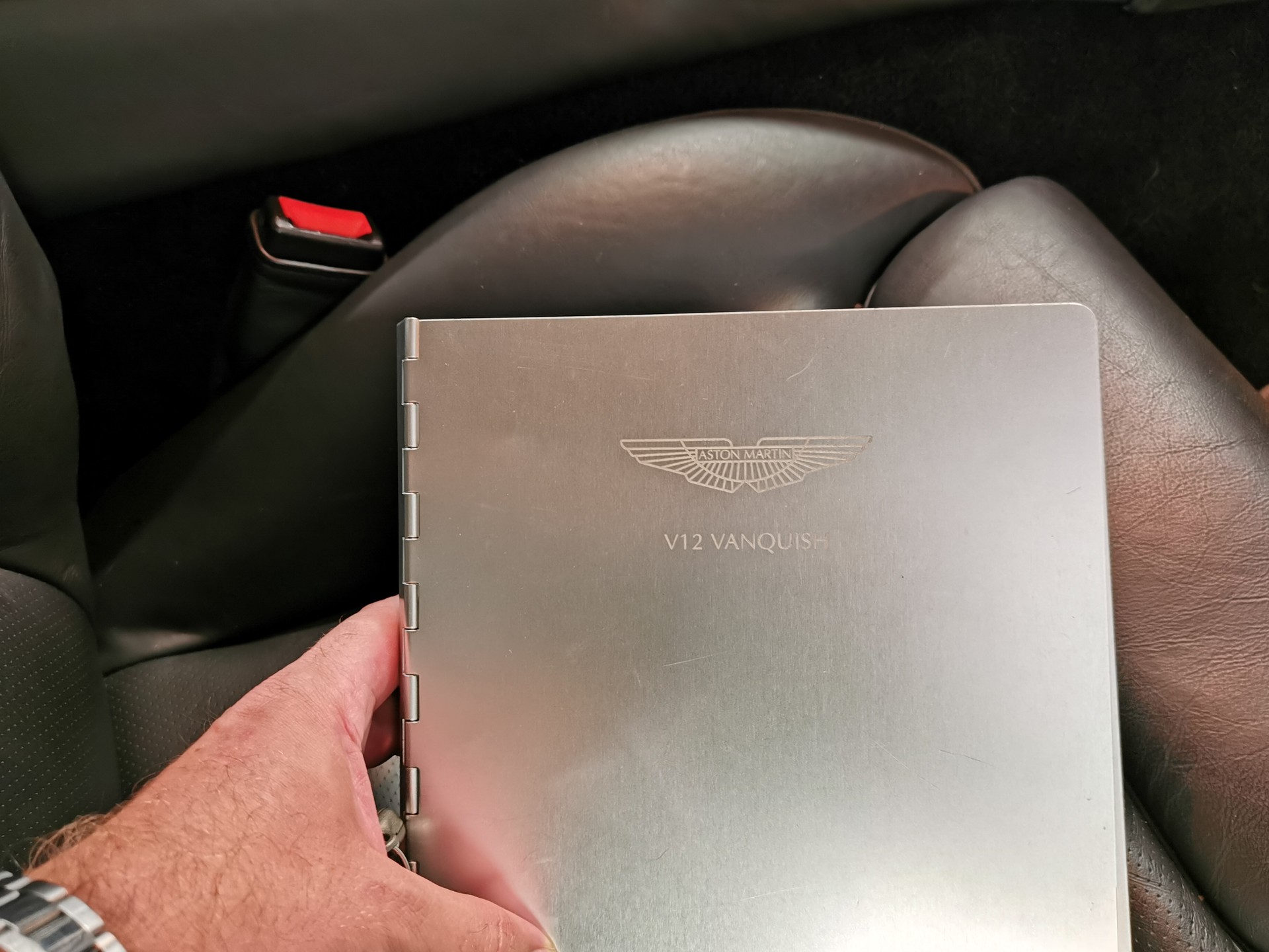 ASTON MARTIN Vanquish V12 5.9-48🇨🇭-image-11