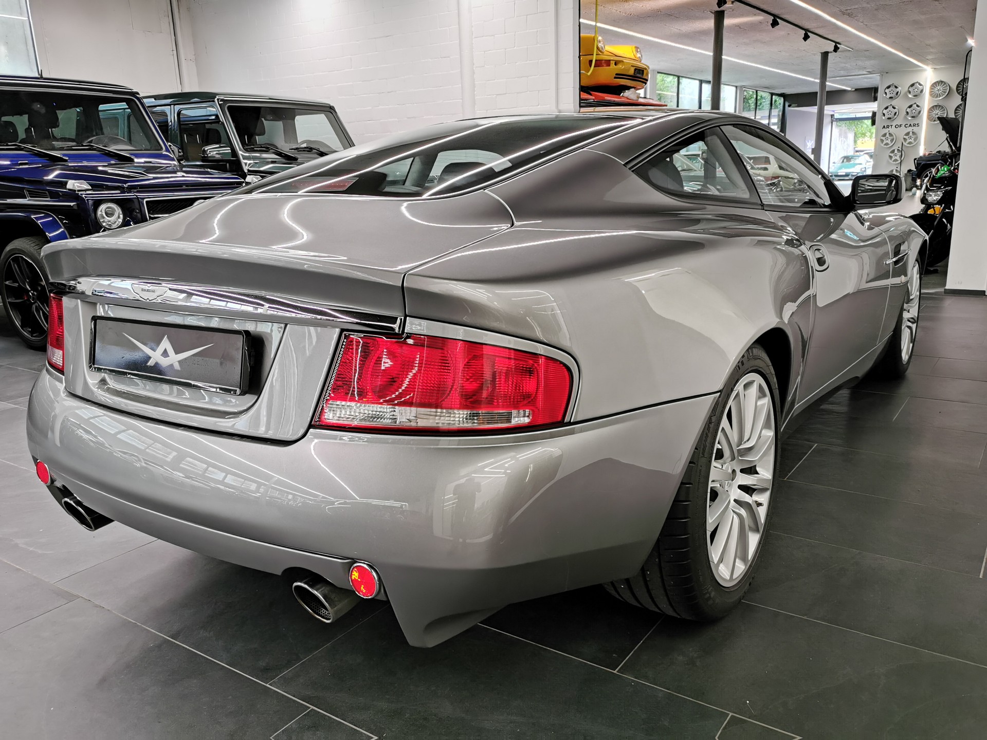 ASTON MARTIN Vanquish V12 5.9-48🇨🇭-image-7