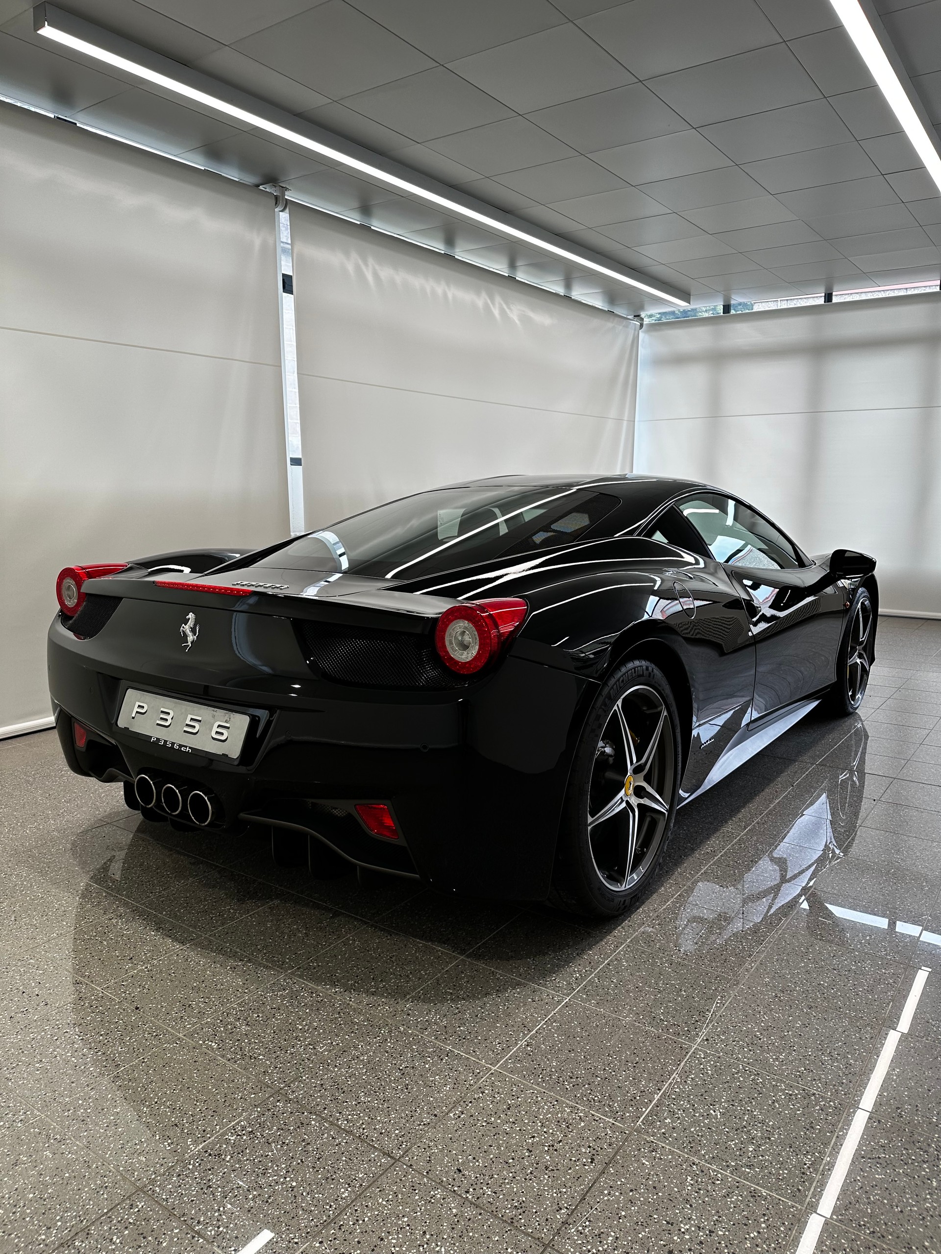 FERRARI 458 Italia 4.5 V8-image-4