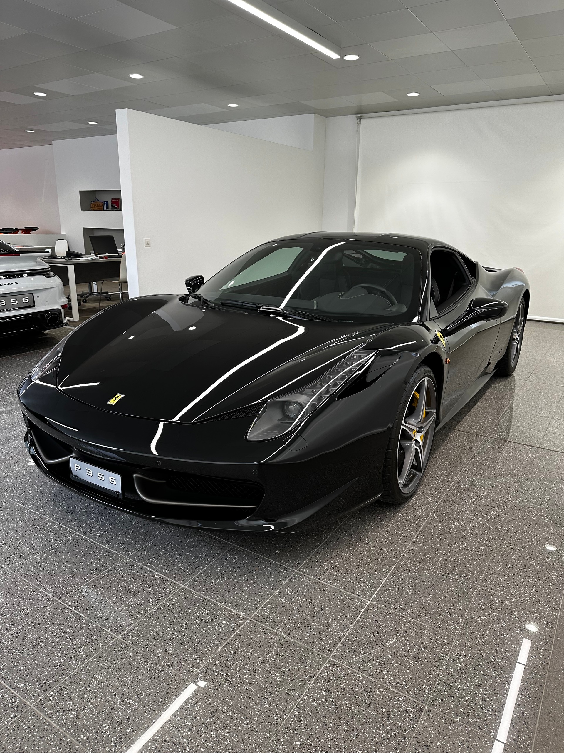 FERRARI 458 Italia 4.5 V8-image-7
