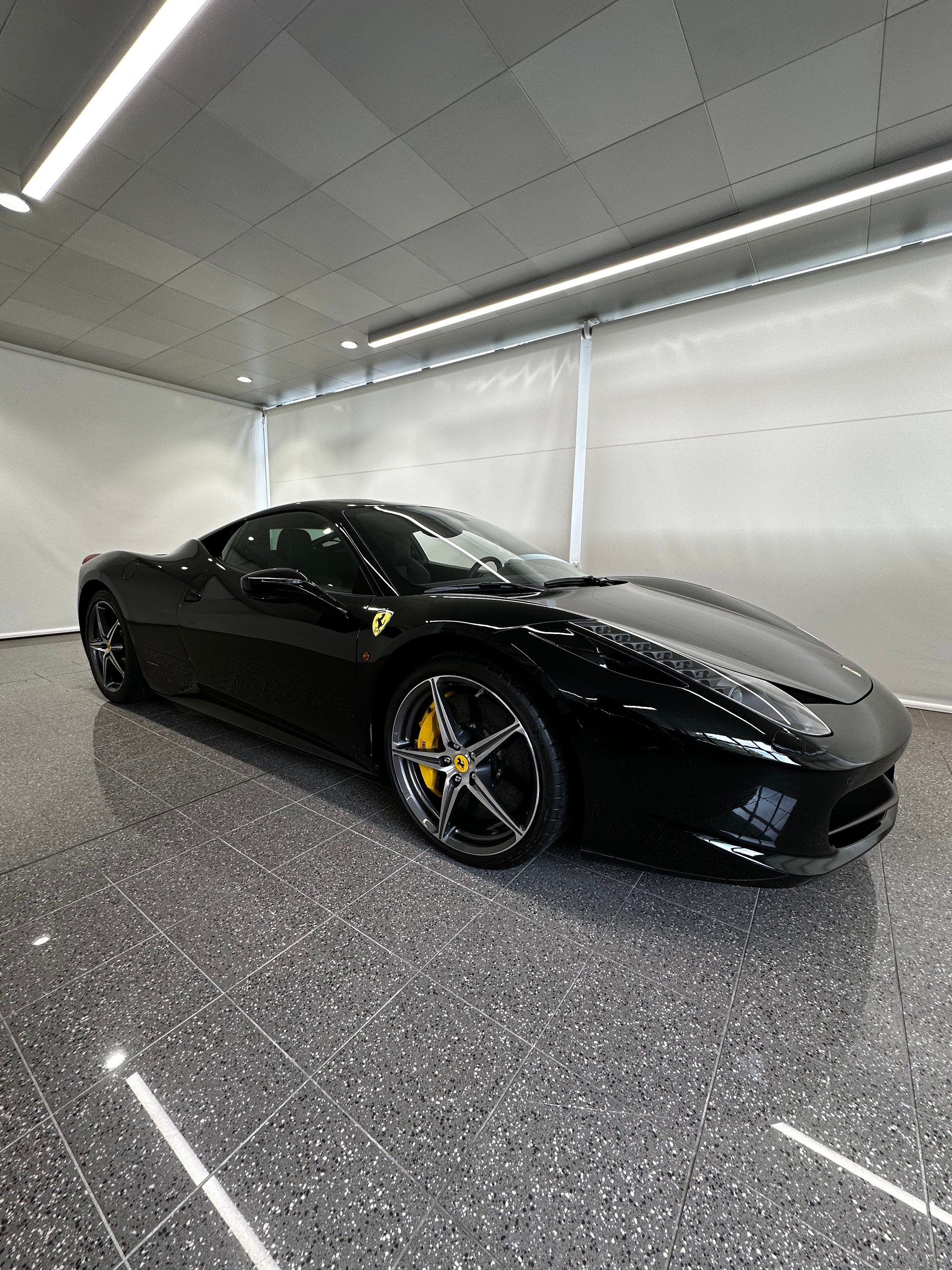 FERRARI 458 Italia 4.5 V8-image-2