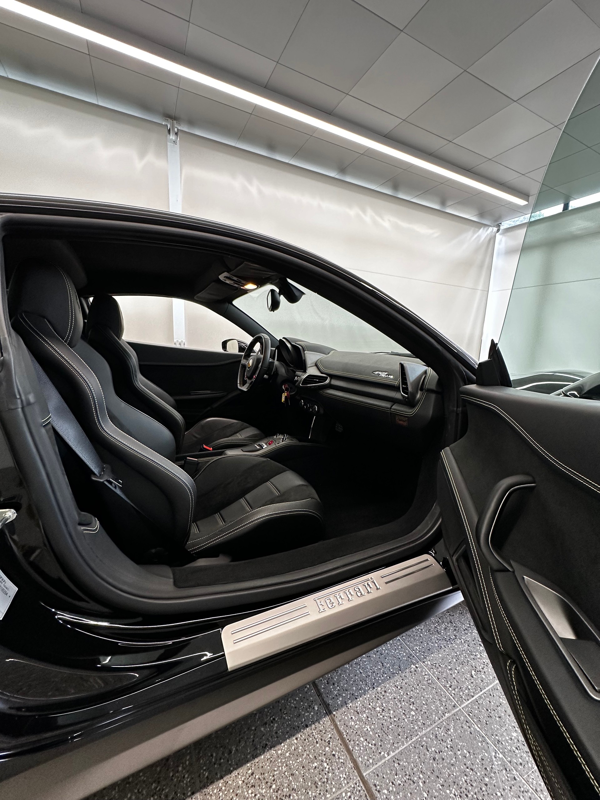 FERRARI 458 Italia 4.5 V8-image-14