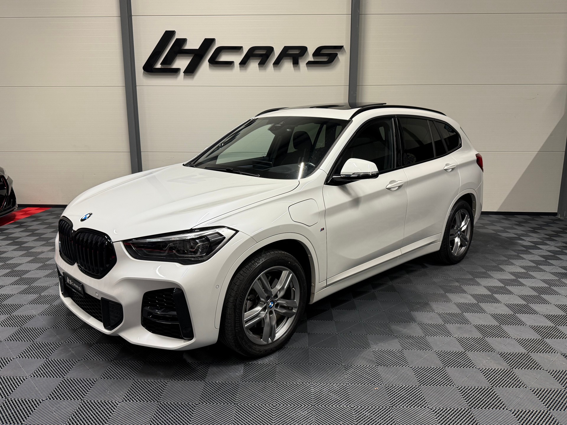 BMW X1 25e xDrive M-Sport-image-0