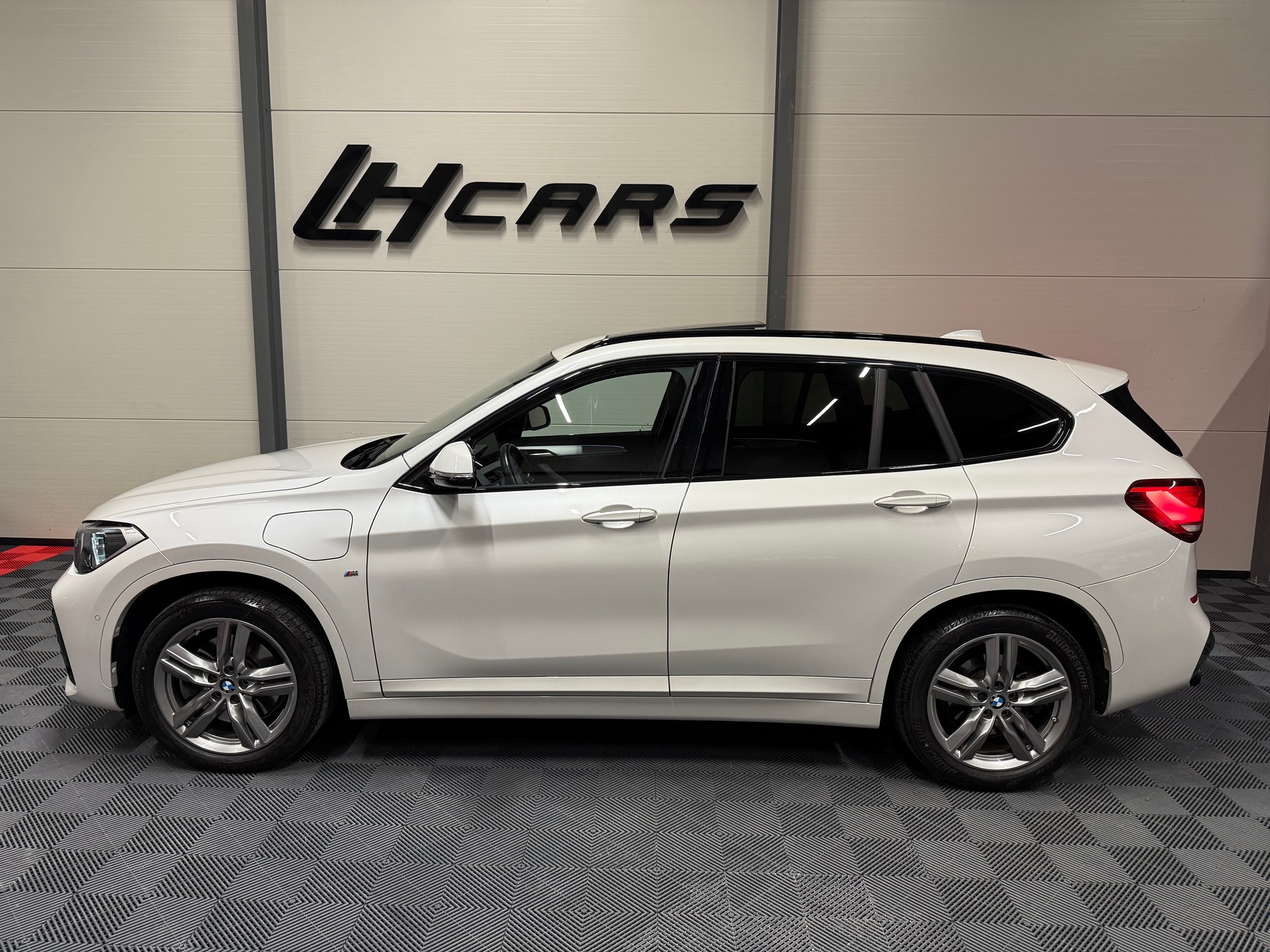 BMW X1 25e xDrive M-Sport-image-1