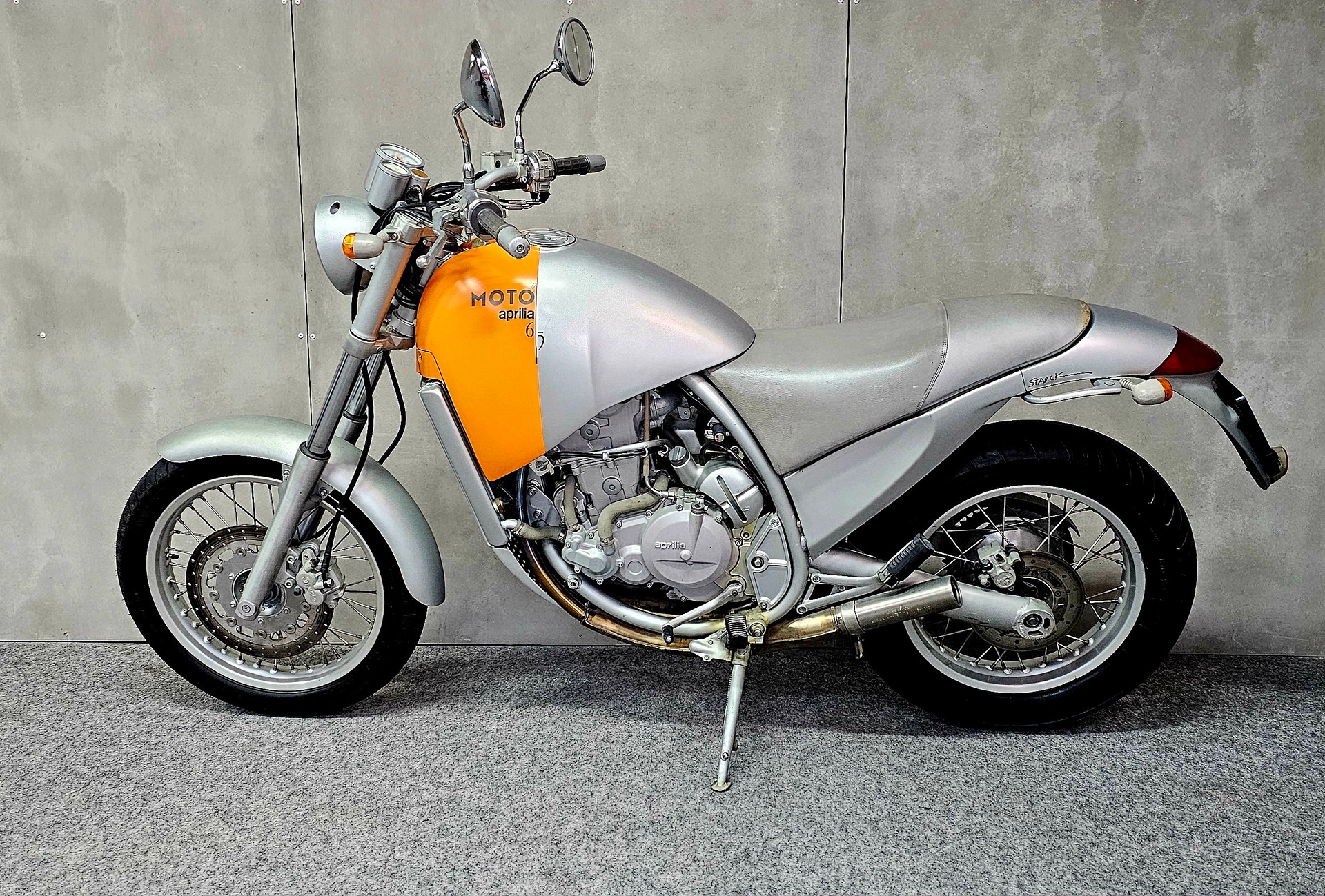 APRILIA Motò 6.5-showroom-element-3