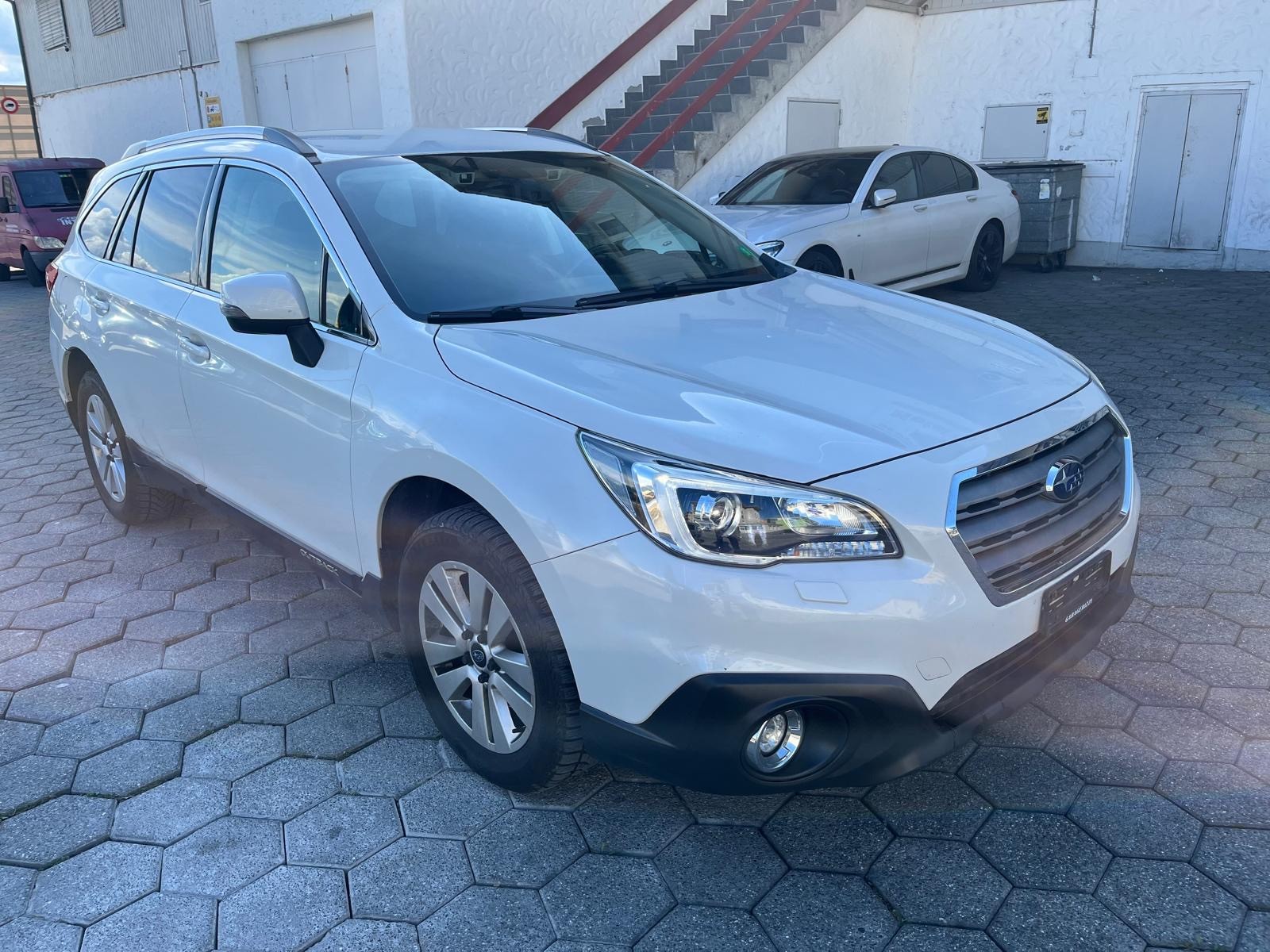 SUBARU Outback 2.0D Swiss AWD Lineartronic-image-1