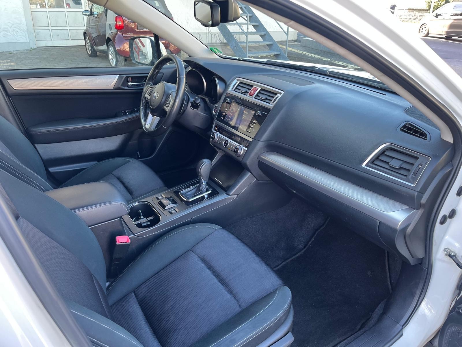 SUBARU Outback 2.0D Swiss AWD Lineartronic-image-8