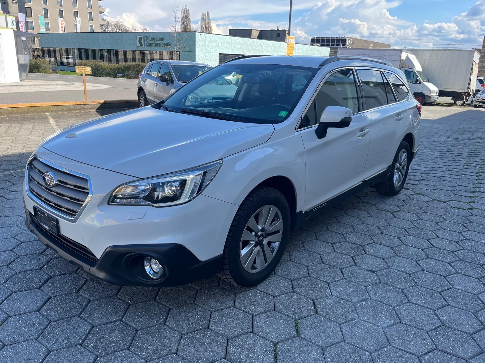 SUBARU Outback 2.0D Swiss AWD Lineartronic-image-0
