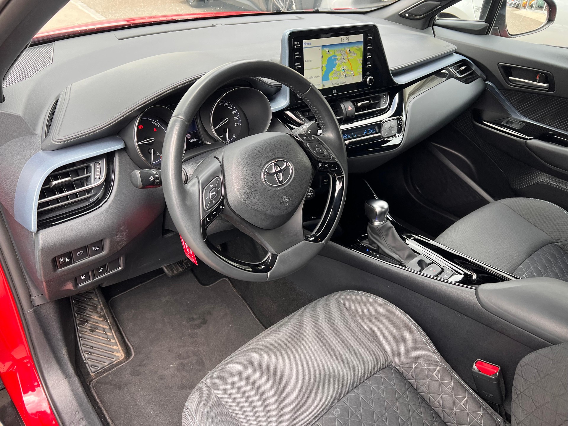 TOYOTA C-HR 2.0 VVTi HSD Trend-image-7
