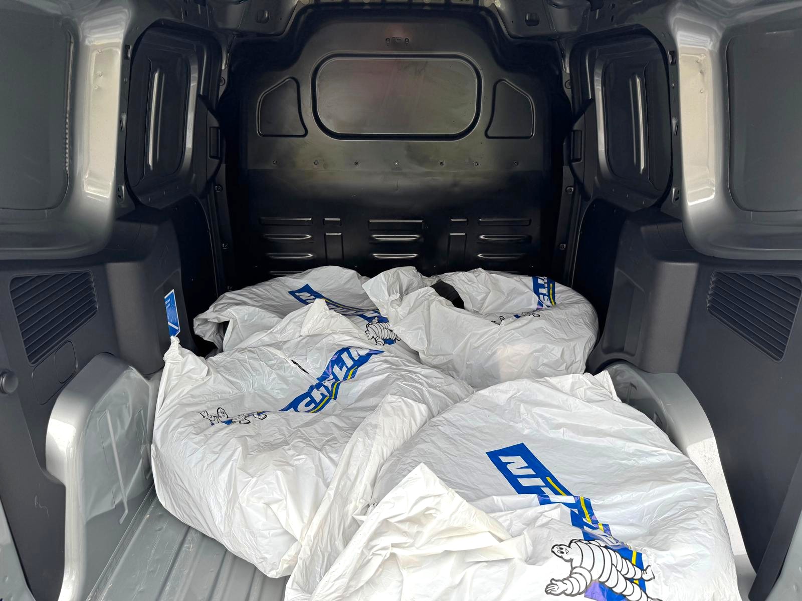 FORD Transit Courier 1.5 Limit-image-17