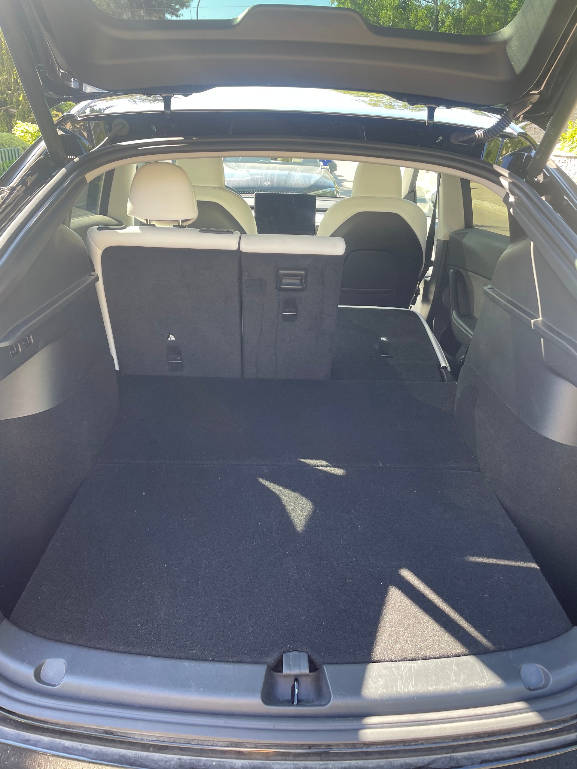 TESLA Model Y Long Range 4x4 dual motor, Innenraum weiss, 8-fach bereift-image-28