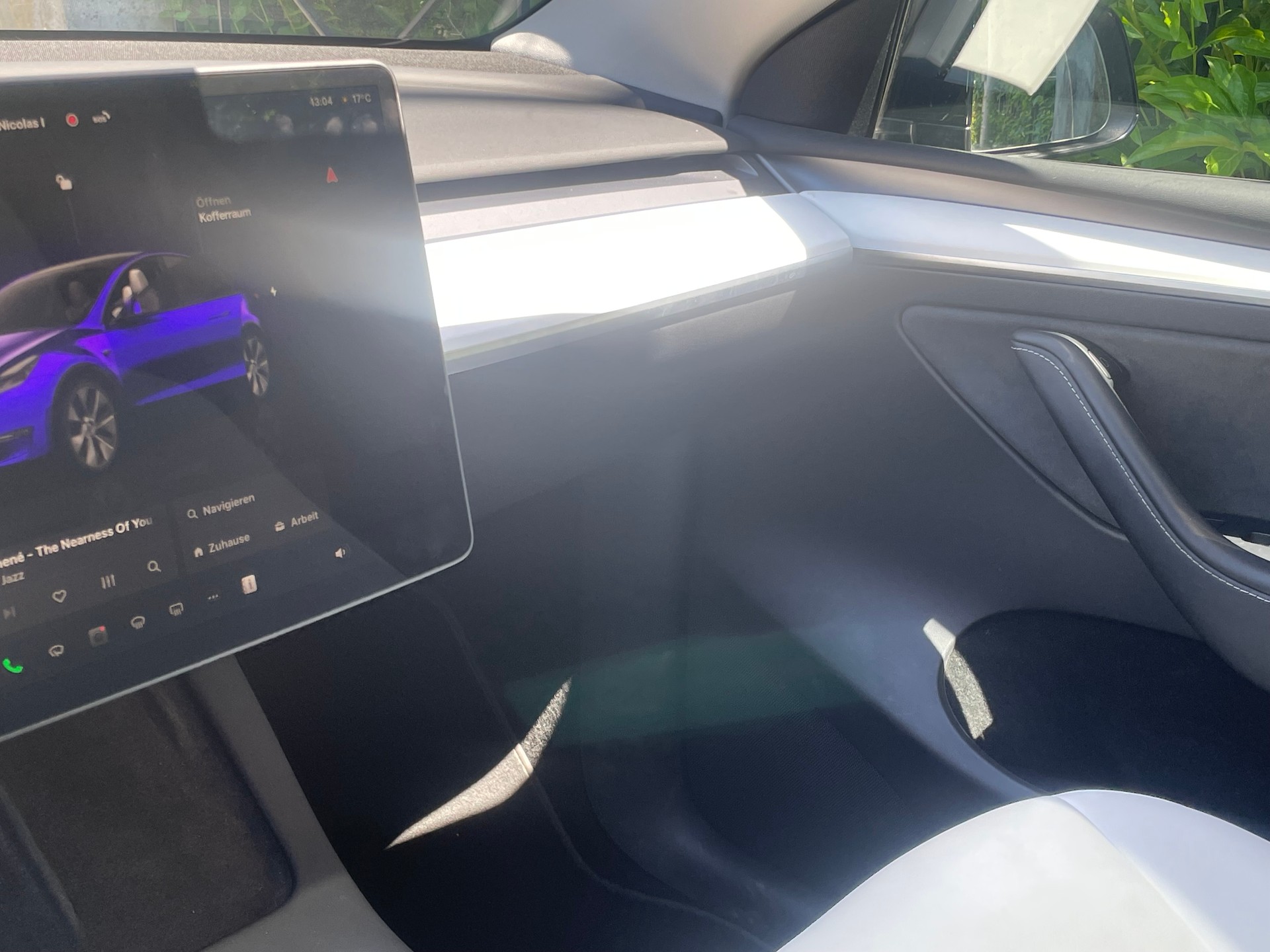 TESLA Model Y Long Range 4x4 dual motor, Innenraum weiss, 8-fach bereift-image-17