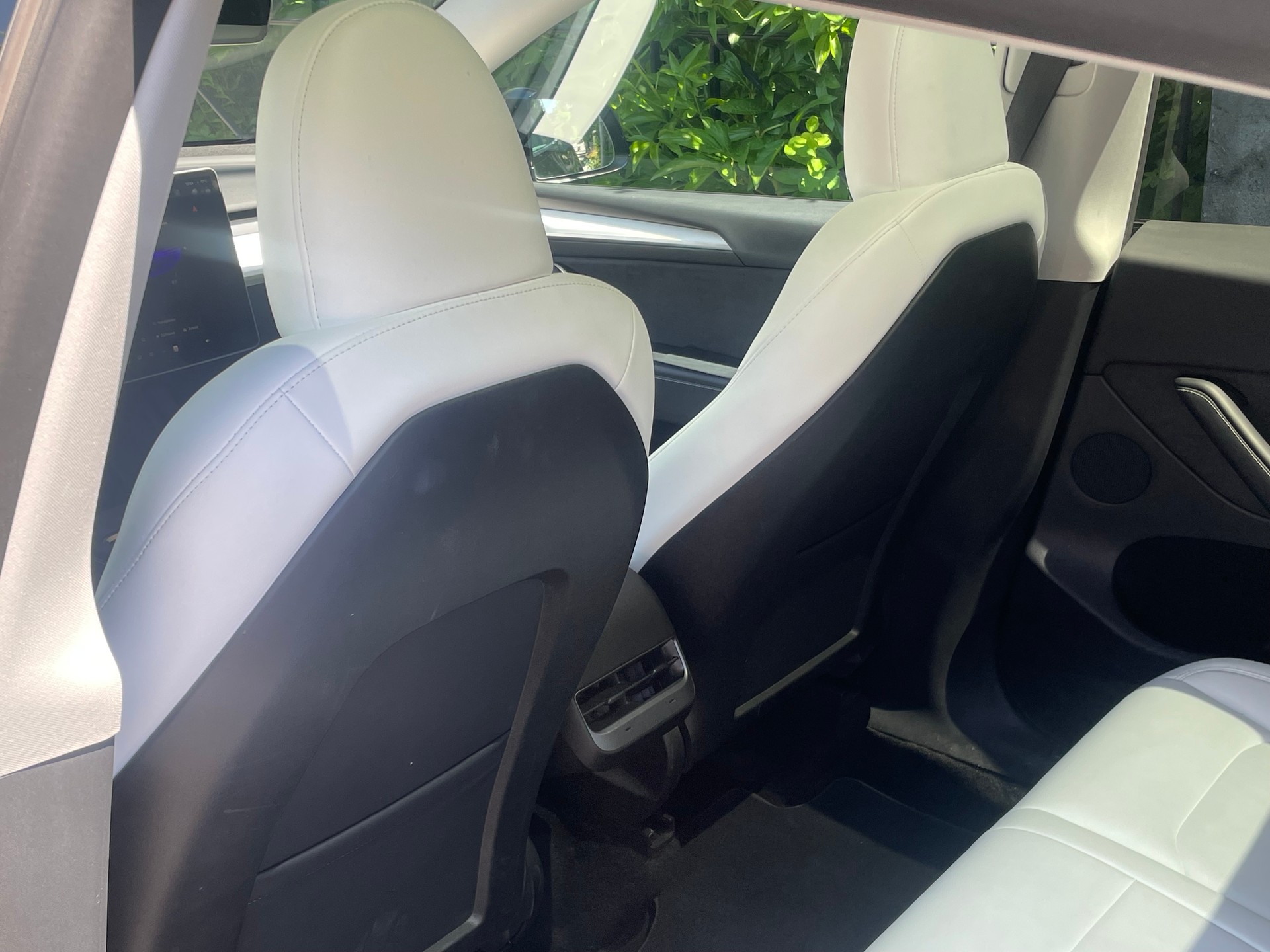 TESLA Model Y Long Range 4x4 dual motor, Innenraum weiss, 8-fach bereift-image-21