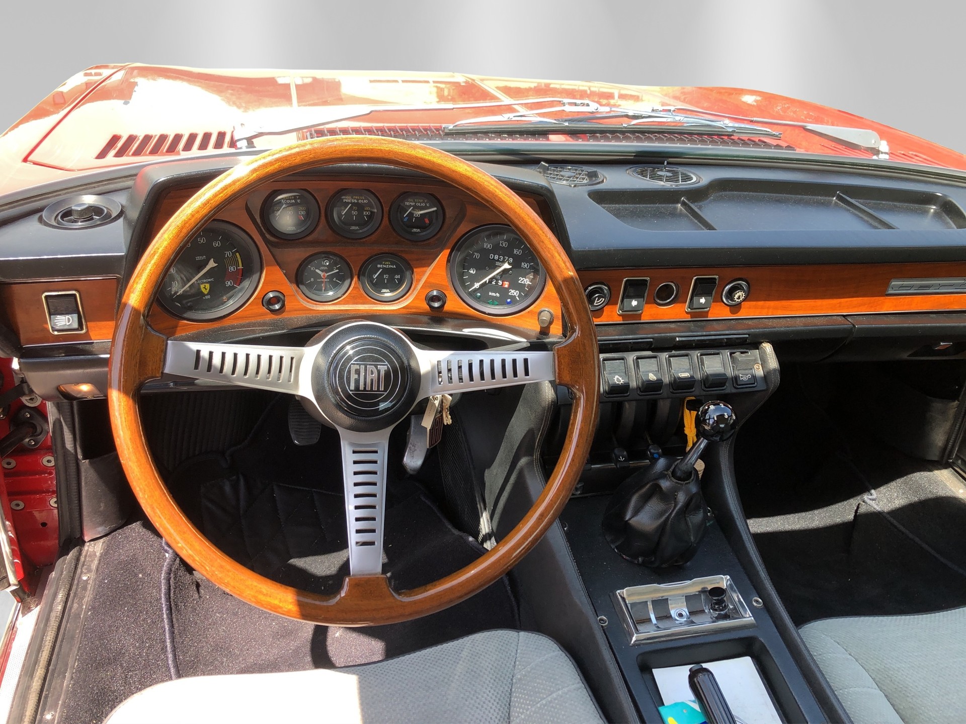 FIAT Coupe 2400-image-9