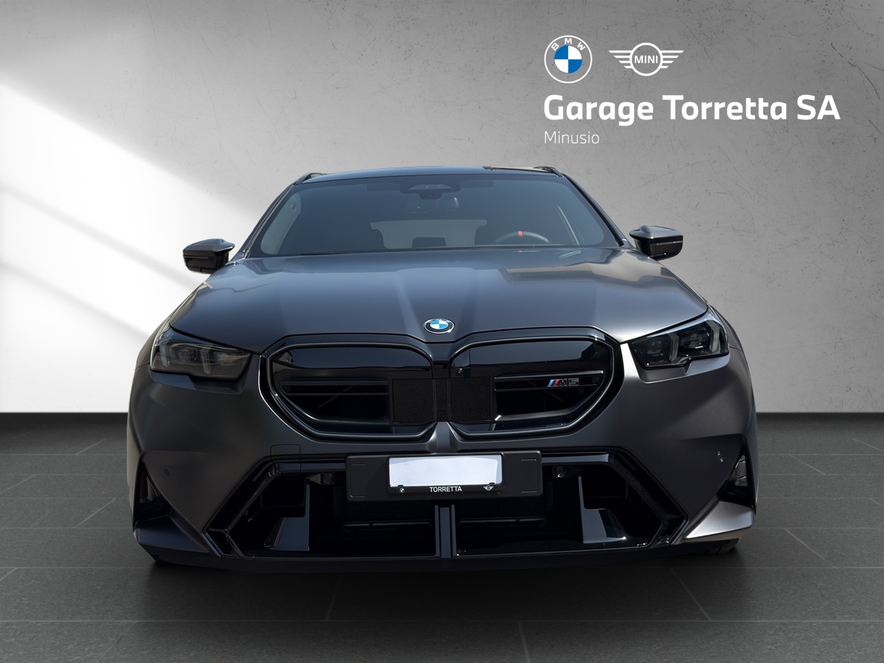 BMW M5 xDrive Touring-image-7