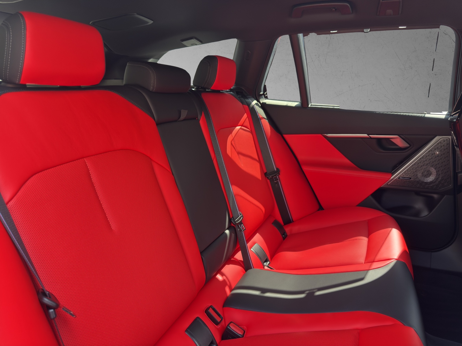 BMW M5 xDrive Touring-image-16