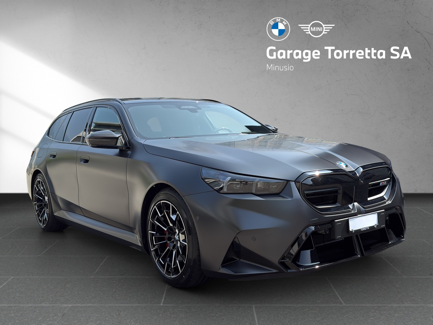 BMW M5 xDrive Touring-image-6