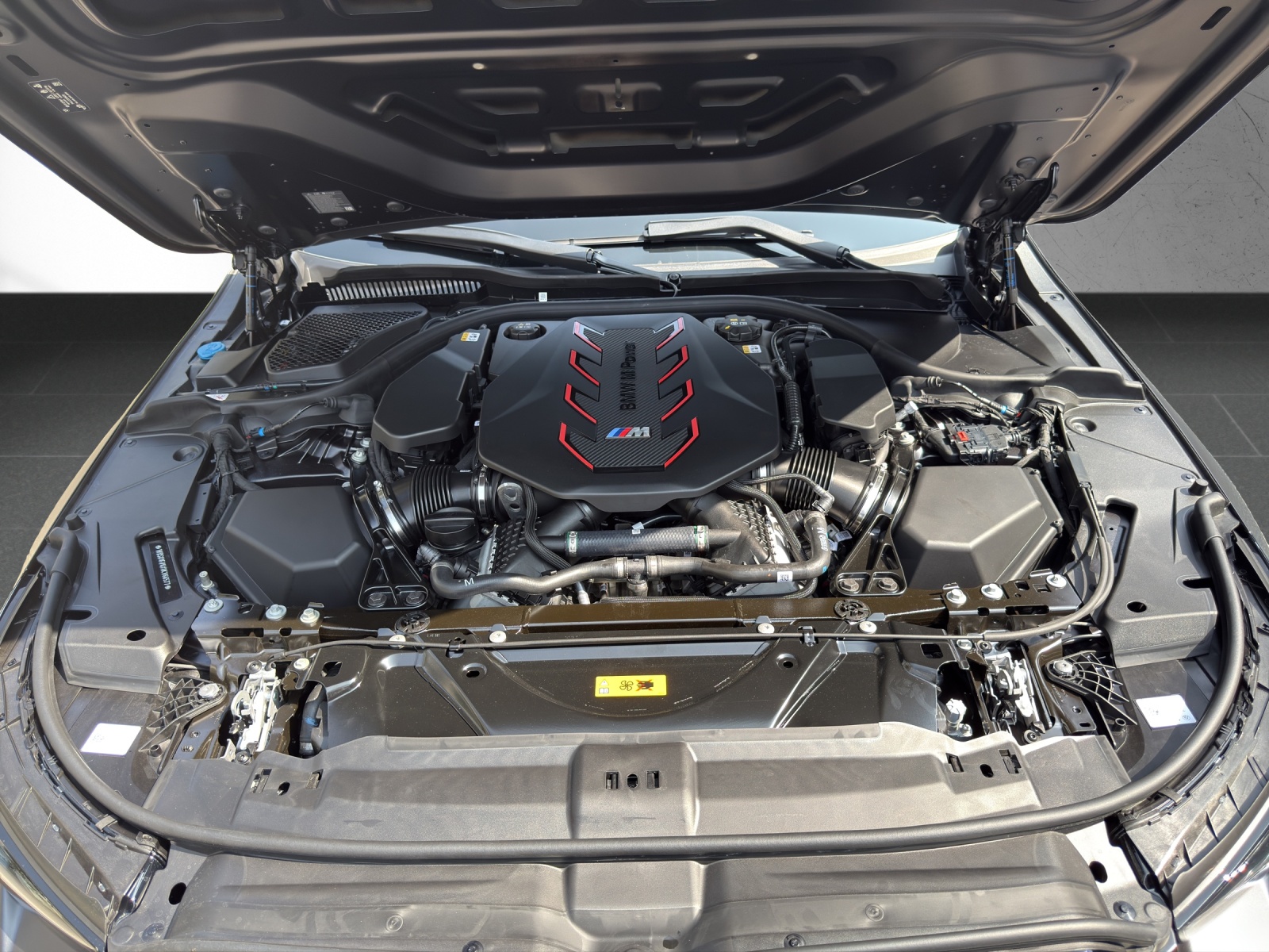 BMW M5 xDrive Touring-image-18