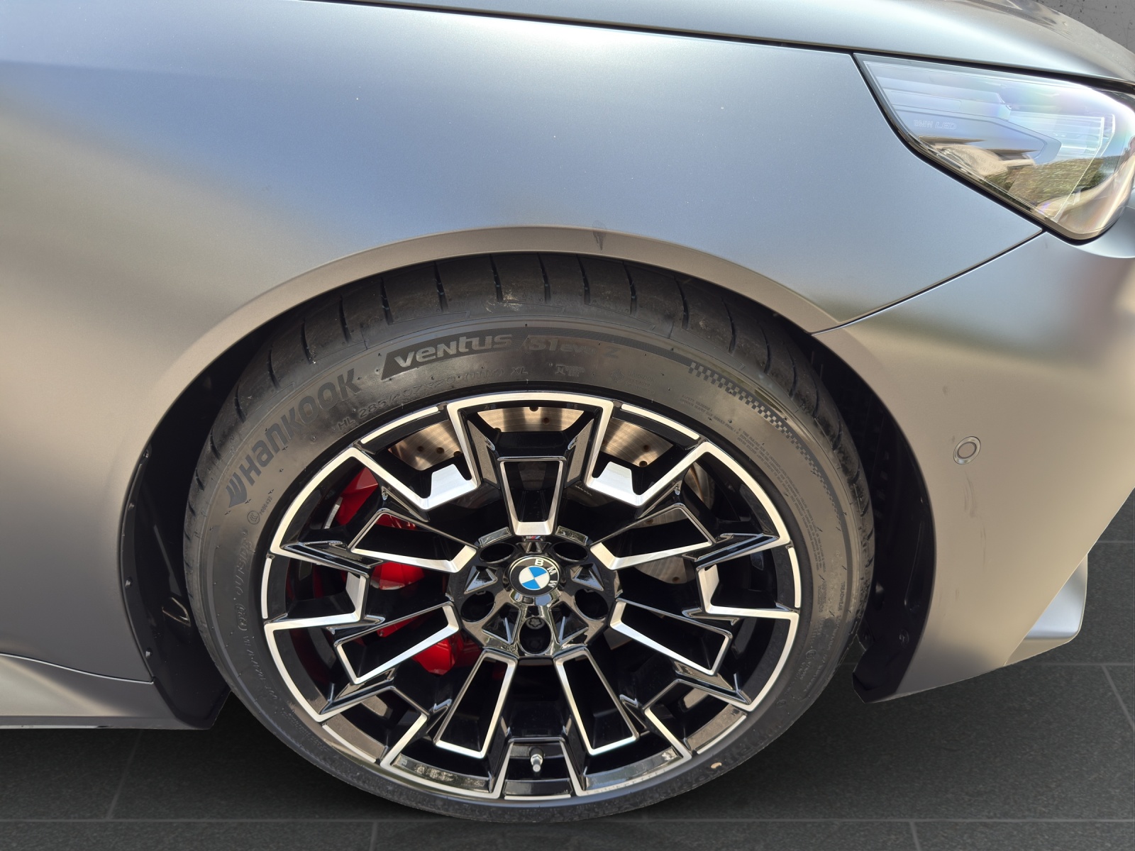 BMW M5 xDrive Touring-image-9