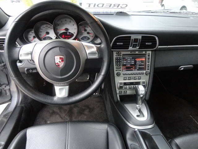 PORSCHE 911 Cabrio Carrera 4S-image-5