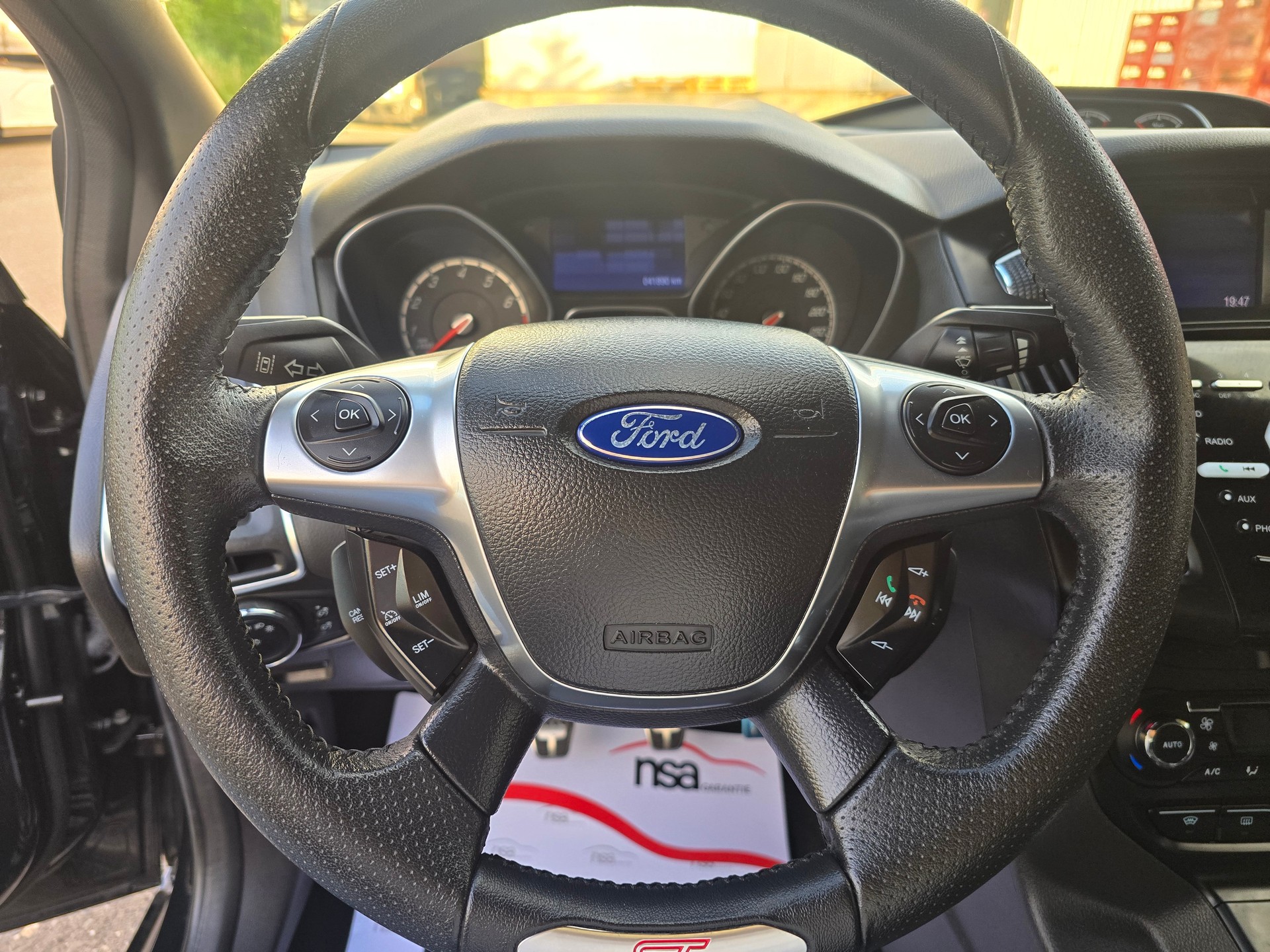 FORD Focus 2.0 SCTi ST-3-image-16