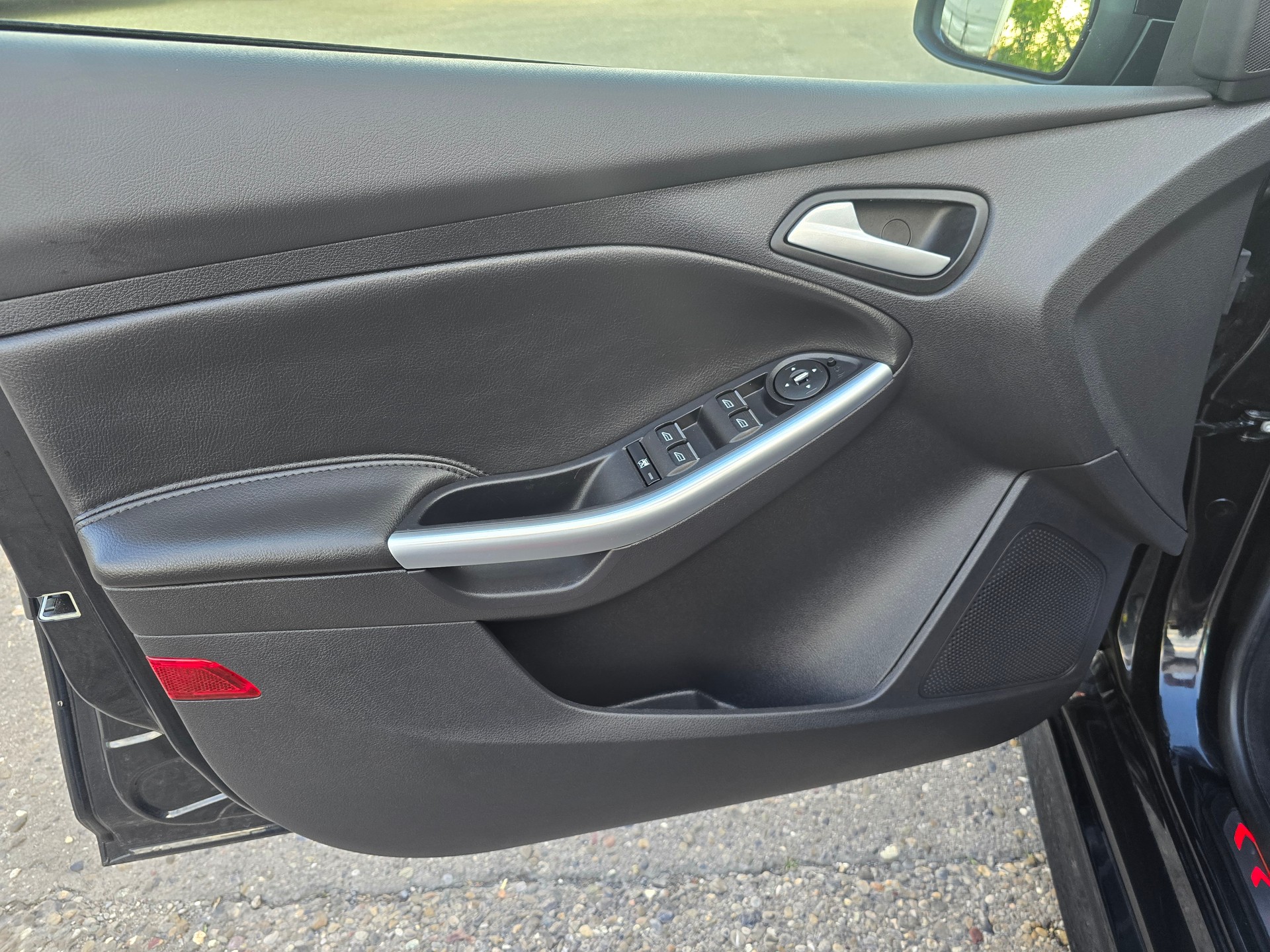 FORD Focus 2.0 SCTi ST-3-image-12