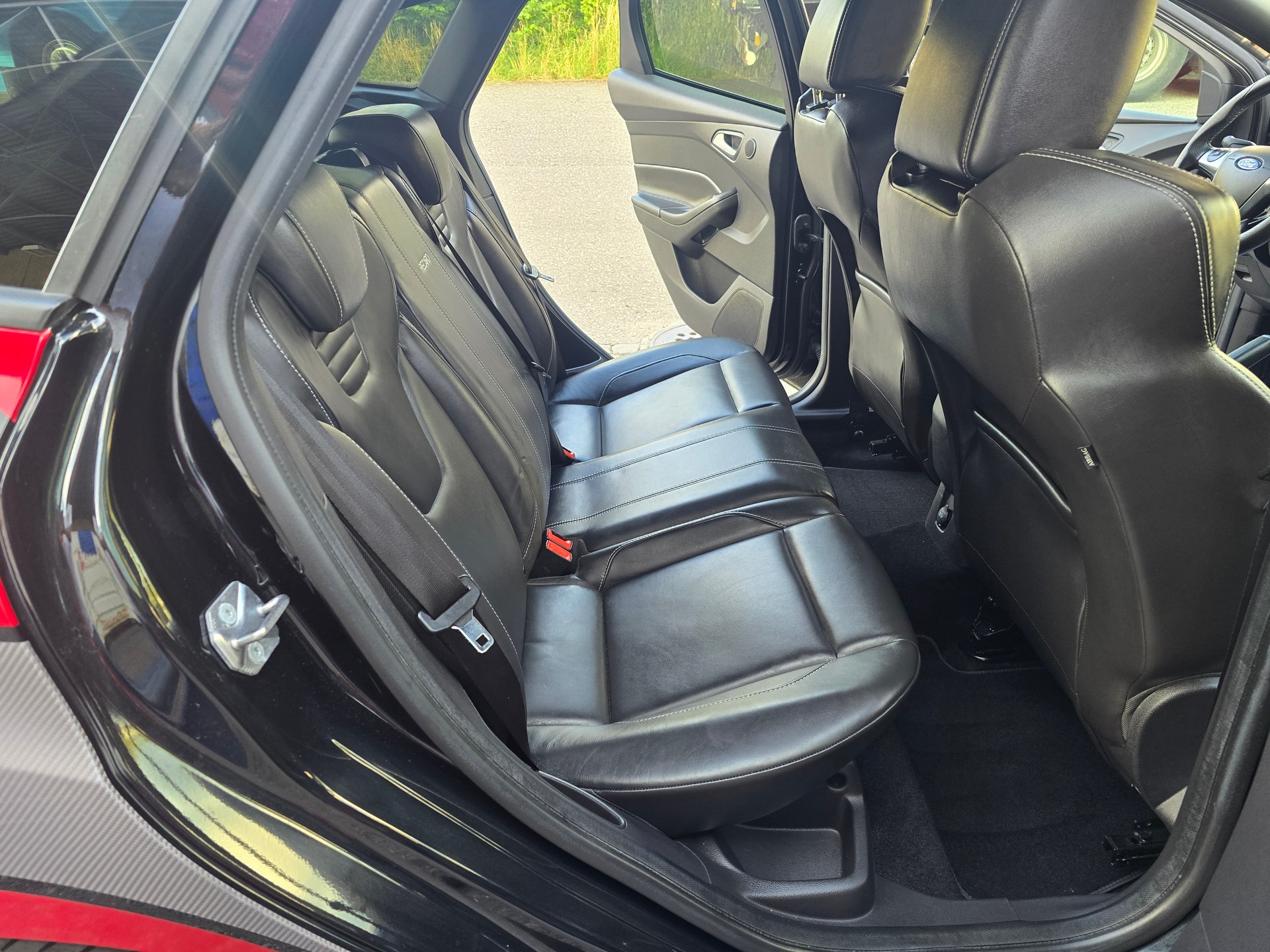 FORD Focus 2.0 SCTi ST-3-image-15