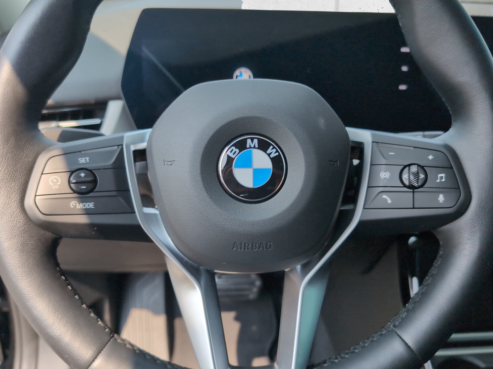 BMW X1 sDrive 18i-image-10
